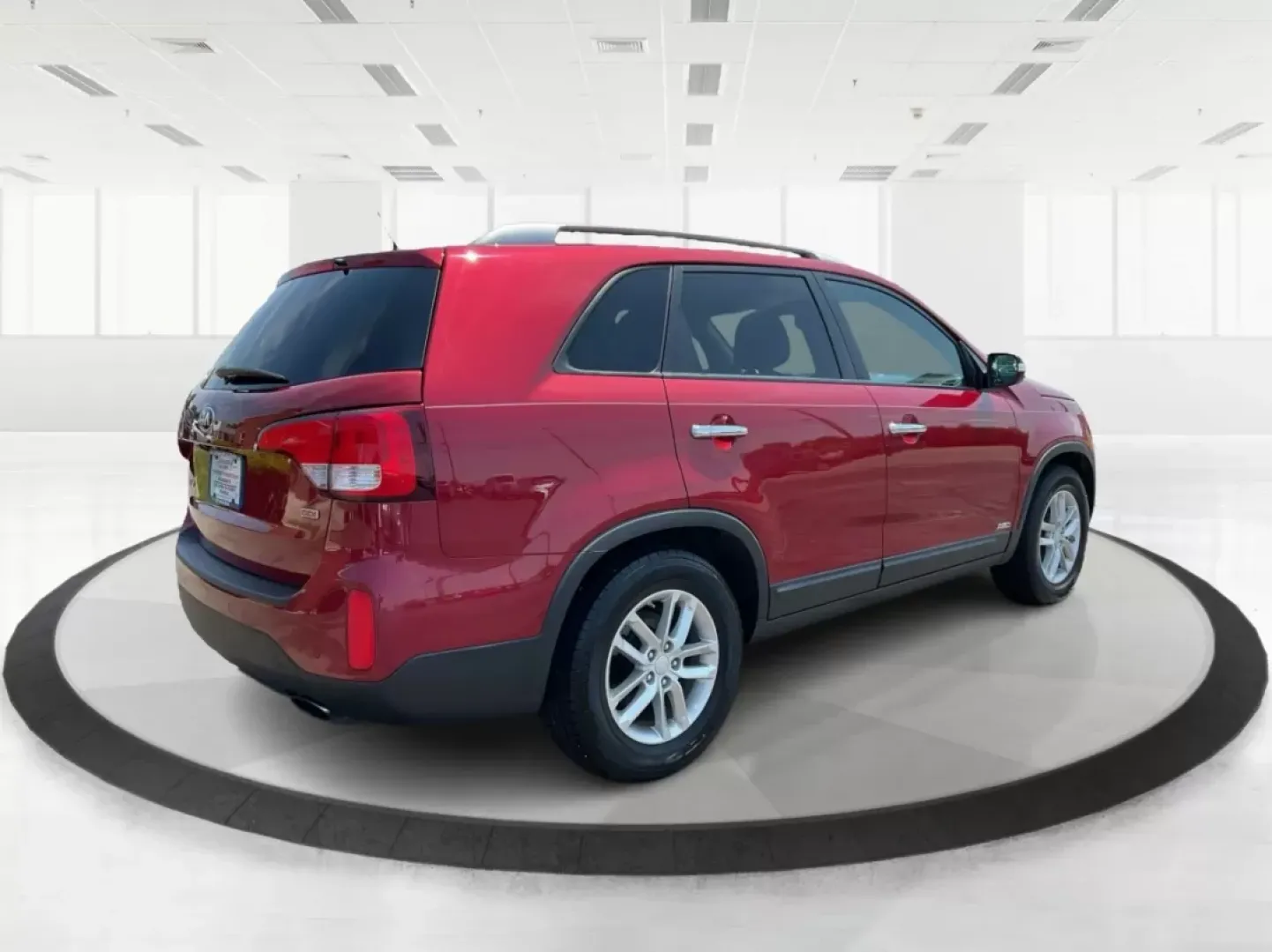 2014 Kia Sorento LX (5XYKTCA64EG) with an 2.4L I-4 gasoline direct injection engine, located at 1951 S Dayton Lakeview Rd., New Carlisle, OH, 45344, (937) 908-9800, 39.890999, -84.050255 - **Adventure Awaits with This 2014 Kia Sorento at Advantage Car and Credit!**<br /> <br /> Are you ready to take your family adventures to the next level? Look no further than this stunning 2014 Kia Sorento, available now at Advantage Car and Credit in Fairborn, OH. With ample space, versatile featur - Photo#2