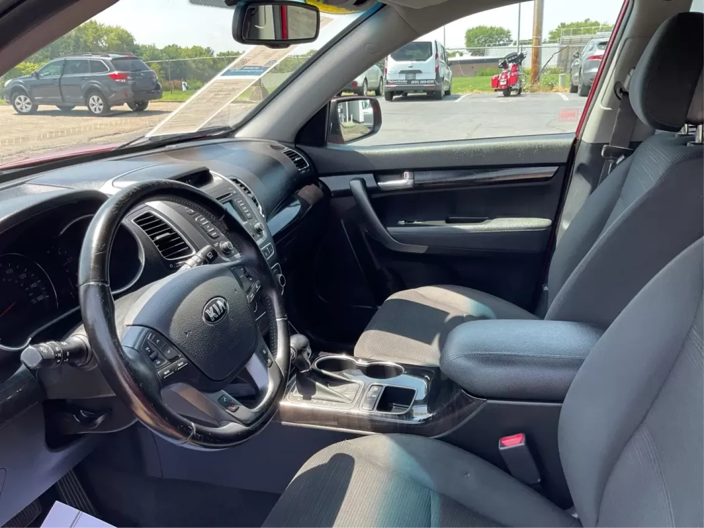 2014 Kia Sorento LX (5XYKTCA64EG) with an 2.4L I-4 gasoline direct injection engine, located at 1951 S Dayton Lakeview Rd., New Carlisle, OH, 45344, (937) 908-9800, 39.890999, -84.050255 - **Adventure Awaits with This 2014 Kia Sorento at Advantage Car and Credit!**<br /> <br /> Are you ready to take your family adventures to the next level? Look no further than this stunning 2014 Kia Sorento, available now at Advantage Car and Credit in Fairborn, OH. With ample space, versatile featur - Photo#8