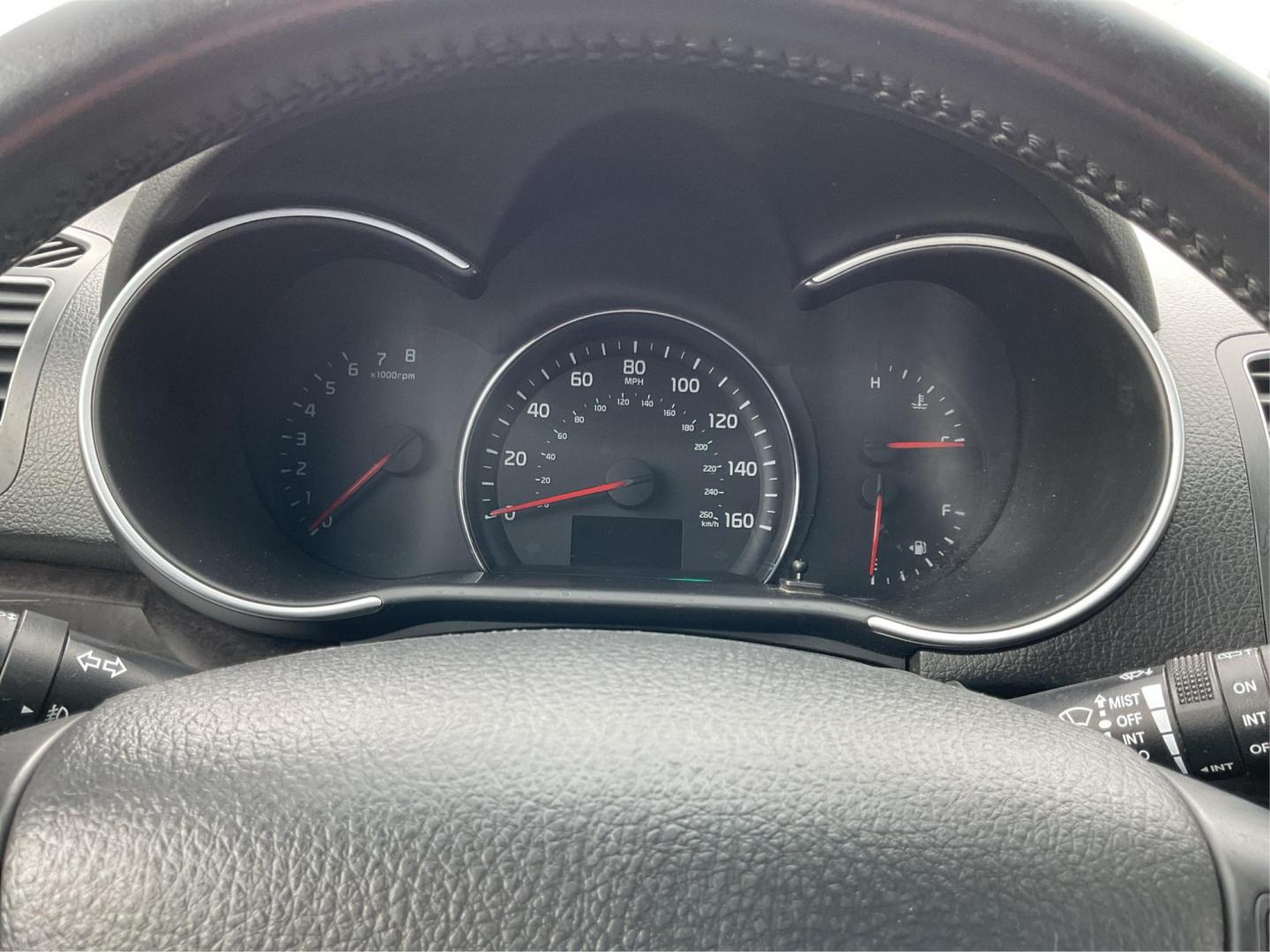2014 Blue Kia Sorento LX 2WD (5XYKT3A64EG) with an 2.4L L4 DOHC 16V engine, 6-Speed Automatic transmission, located at 8750 N County Rd 25A, Piqua, OH, 45356, (937) 908-9800, 40.164391, -84.232513 - 2014 Kia Sorento LX 2WD - Photo#14