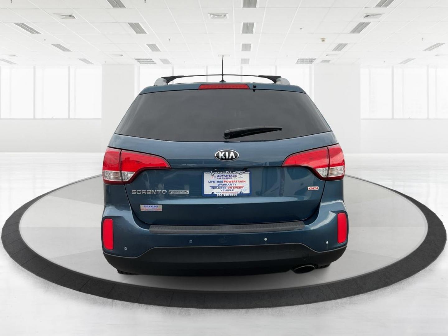 2014 Blue Kia Sorento LX 2WD (5XYKT3A64EG) with an 2.4L L4 DOHC 16V engine, 6-Speed Automatic transmission, located at 8750 N County Rd 25A, Piqua, OH, 45356, (937) 908-9800, 40.164391, -84.232513 - 2014 Kia Sorento LX 2WD - Photo#3