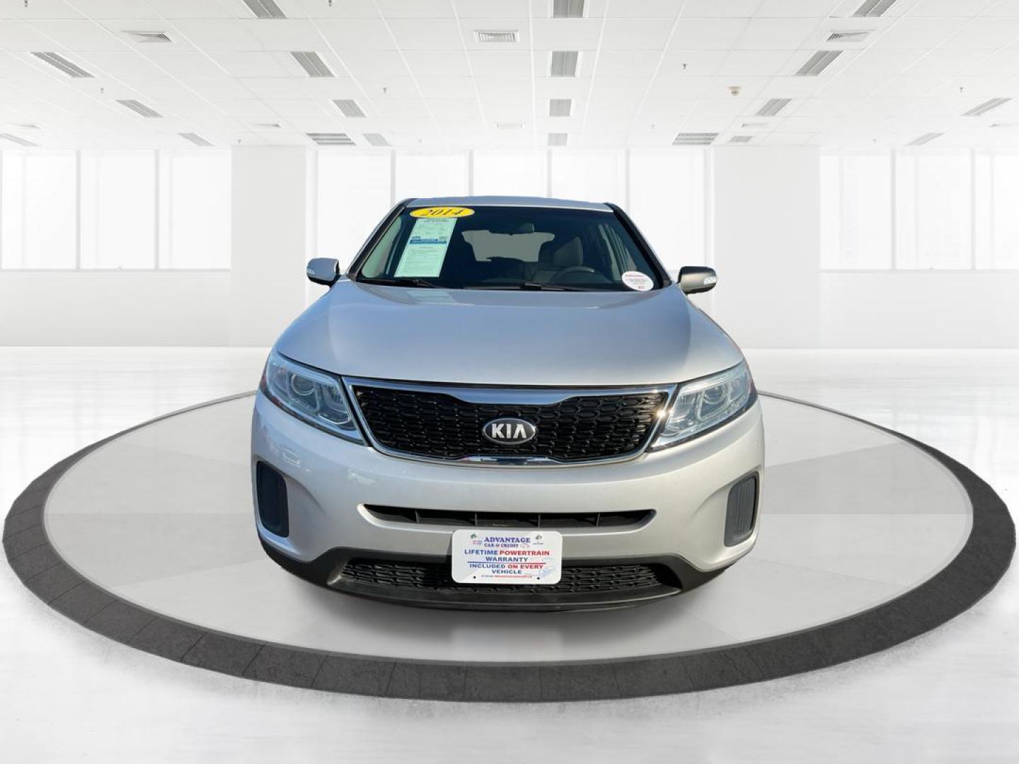 2014 Kia Sorento LX 2WD (5XYKT3A64EG) with an 2.4L L4 DOHC 16V engine, 6-Speed Automatic transmission, located at 1099 N County Rd 25A, Troy, OH, 45373, (937) 908-9800, 40.057079, -84.212883 - 2014 Kia Sorento LX 2WD - Photo#6