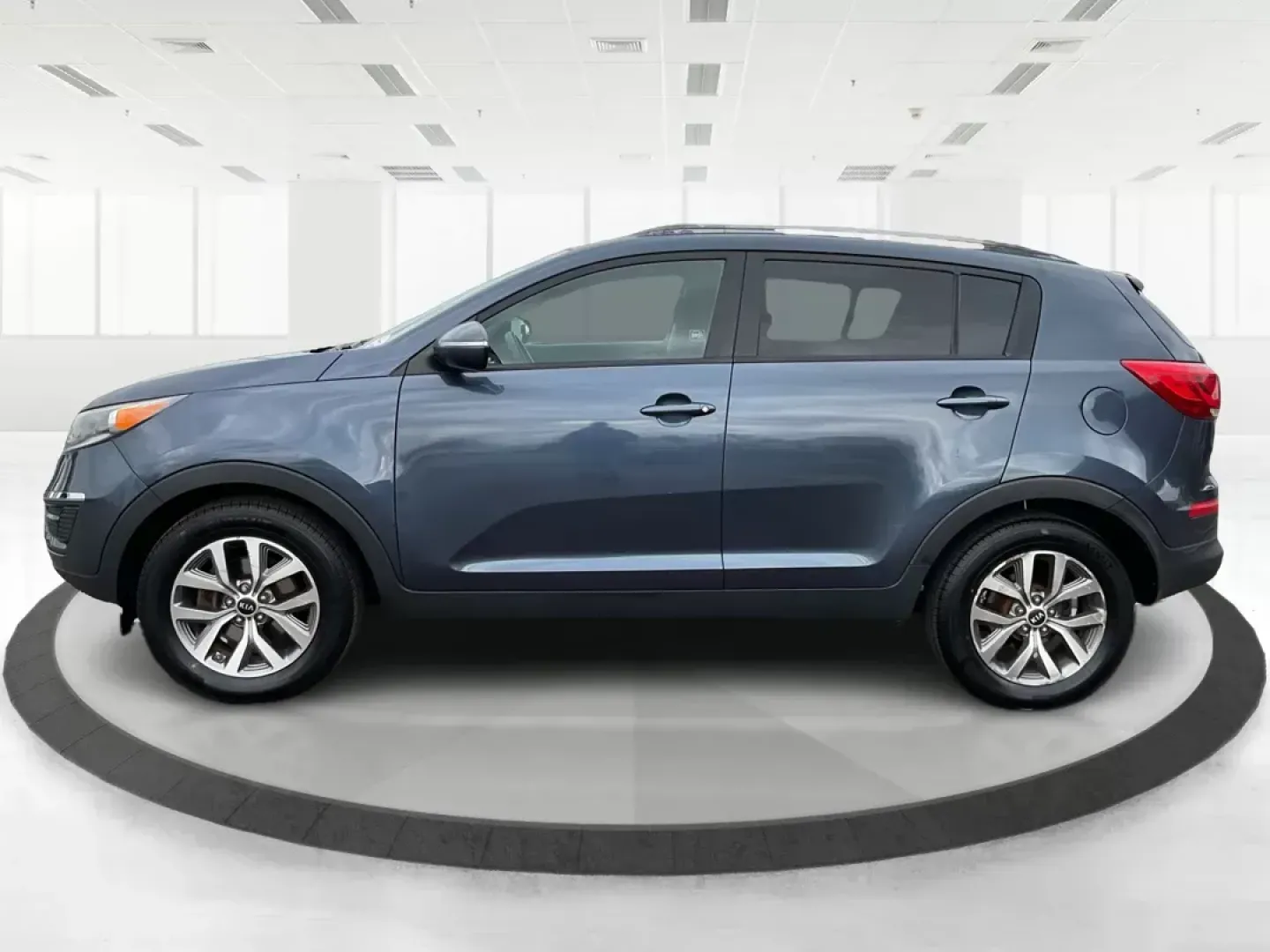 2014 Kia Sportage LX (KNDPBCAC3E7) with an 2.4L I-4 gasoline direct injection engine, located at 880 E. National Road, Vandalia, OH, 45377, (937) 908-9800, 39.891918, -84.183594 - 2014 Kia Sportage LX - Photo#6