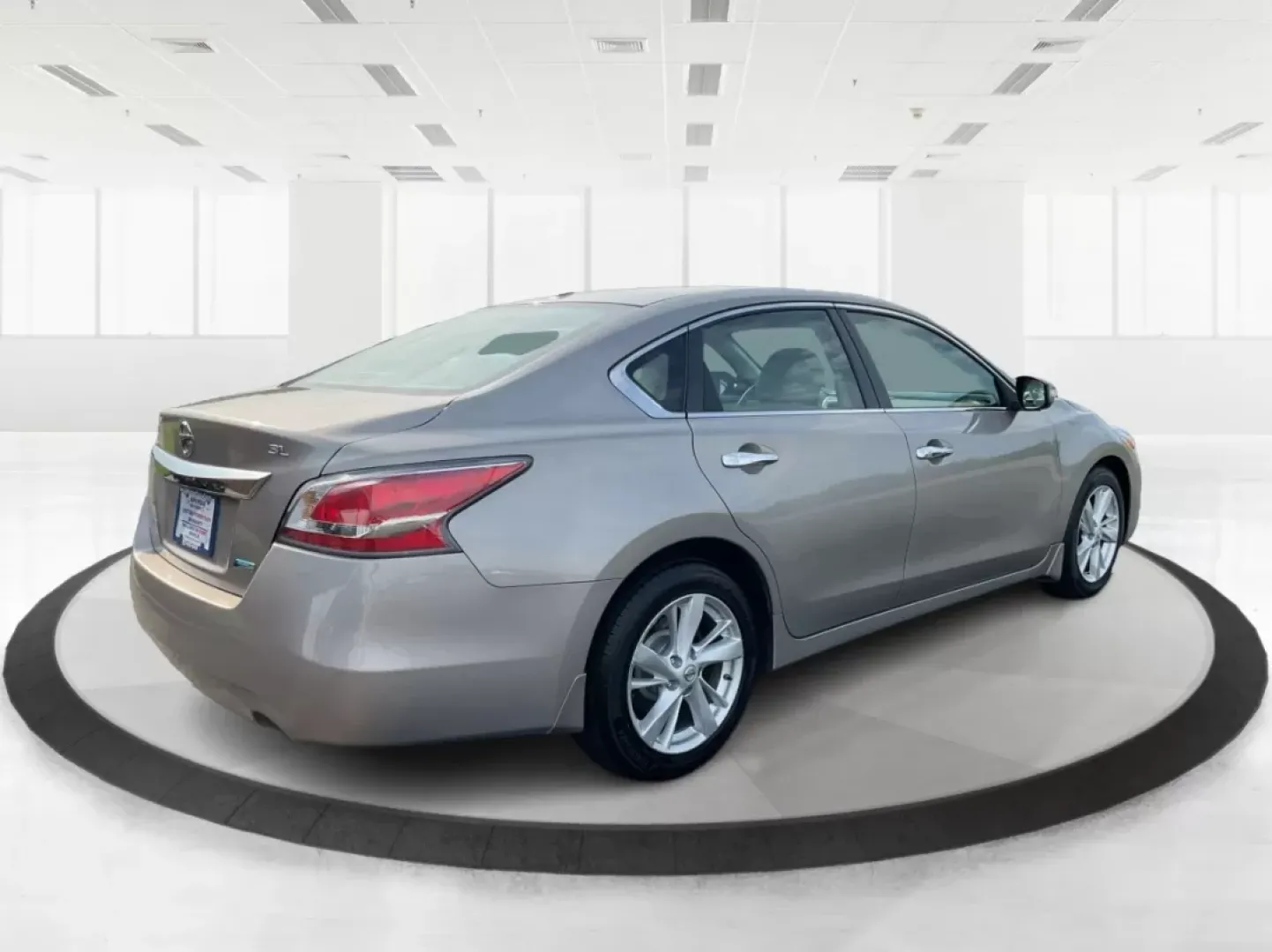 2014 Nissan Altima 2.5 SL (1N4AL3AP7EC) with an 2.5L I-4 DOHC engine, located at 4508 South Dixie Dr, Moraine, OH, 45439, (937) 908-9800, 39.689976, -84.218452 - Experience the perfect blend of comfort and reliability with the 2014 Nissan Altima 2.5 SL, available at Advantage Car and Credit in Fairborn, OH. This sedan is not just a means of transportation; it's a lifestyle choice for those who value efficiency and style, making it ideal for long commutes or - Photo#2