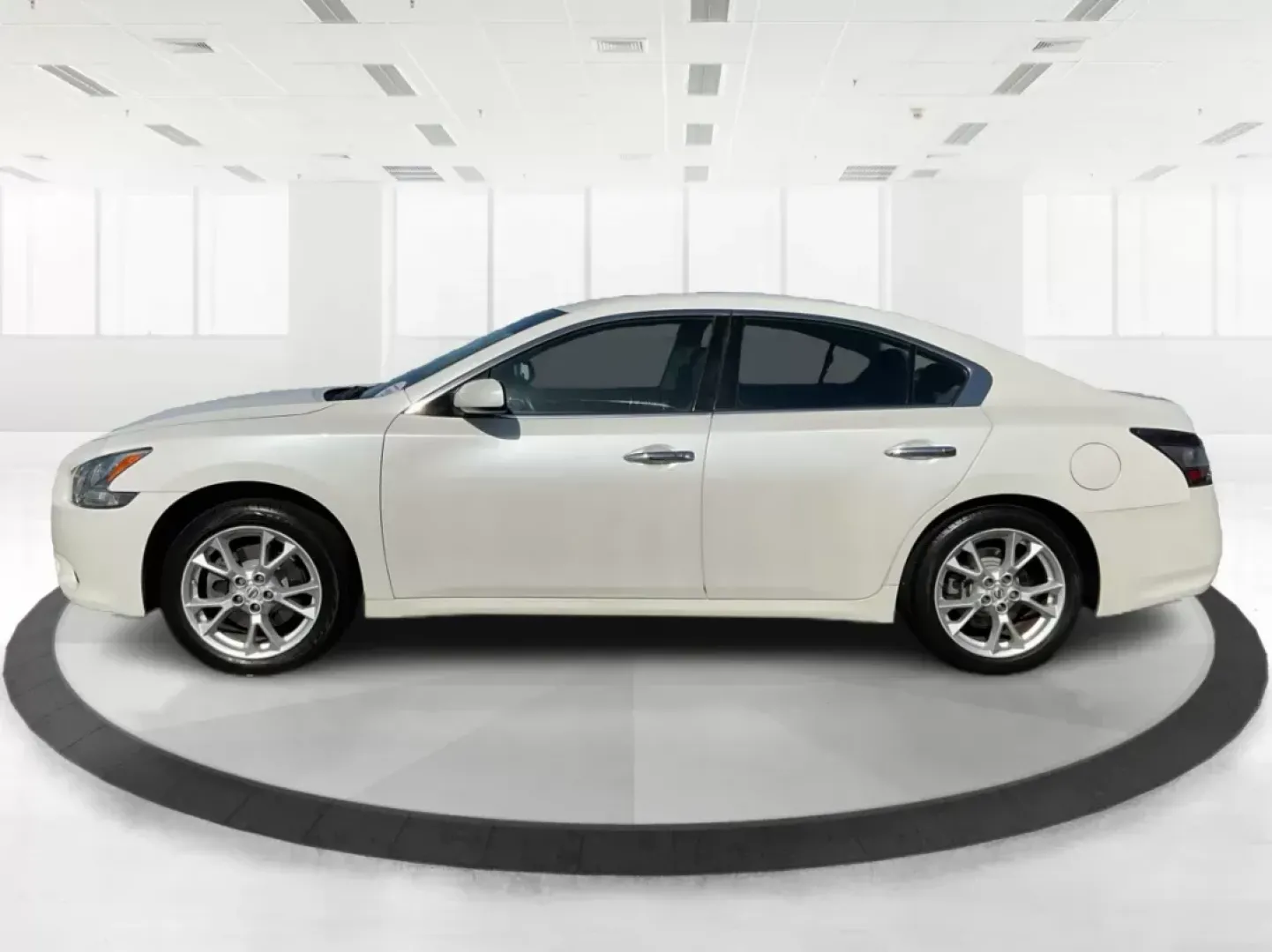 2014 Nissan Maxima 3.5 S (1N4AA5AP5EC) with an VQ 3.5L V-6 DOHC engine, located at 880 E. National Road, Vandalia, OH, 45377, (937) 908-9800, 39.891918, -84.183594 - One Owner - Photo#6