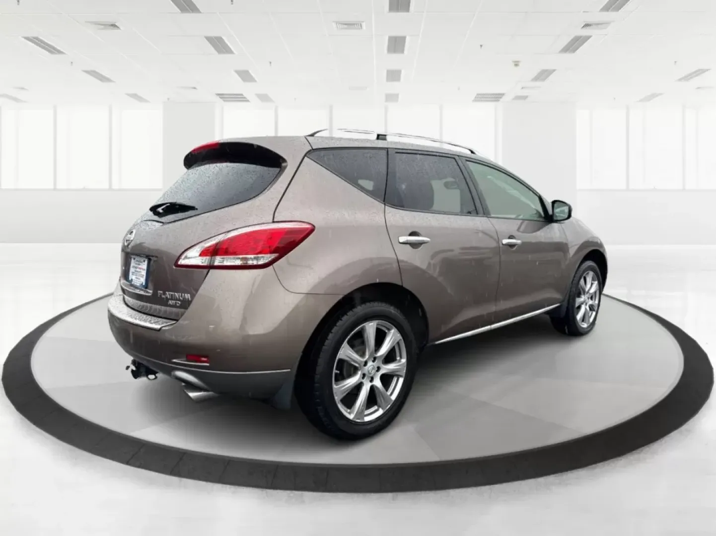 2014 Nissan Murano LE (JN8AZ1MW9EW) with an 3.5L V-6 DOHC engine, located at 1951 S Dayton Lakeview Rd., New Carlisle, OH, 45344, (937) 908-9800, 39.890999, -84.050255 - **Explore Adventure and Comfort with the 2014 Nissan Murano LE in Tinted Bronze Metallic!**<br /> <br /> Are you and your family ready for your next adventure? Whether it's a weekend getaway to the nearby Wright-Patterson Air Force Base or daily commutes through Fairborn, the 2014 Nissan Murano LE i - Photo#2
