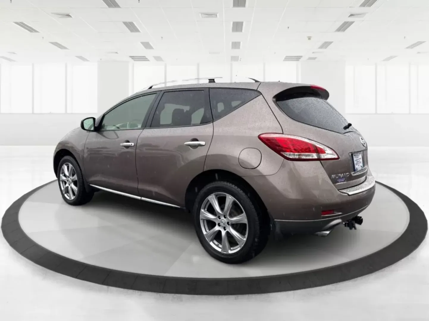 2014 Nissan Murano LE (JN8AZ1MW9EW) with an 3.5L V-6 DOHC engine, located at 1951 S Dayton Lakeview Rd., New Carlisle, OH, 45344, (937) 908-9800, 39.890999, -84.050255 - **Explore Adventure and Comfort with the 2014 Nissan Murano LE in Tinted Bronze Metallic!**<br /> <br /> Are you and your family ready for your next adventure? Whether it's a weekend getaway to the nearby Wright-Patterson Air Force Base or daily commutes through Fairborn, the 2014 Nissan Murano LE i - Photo#4