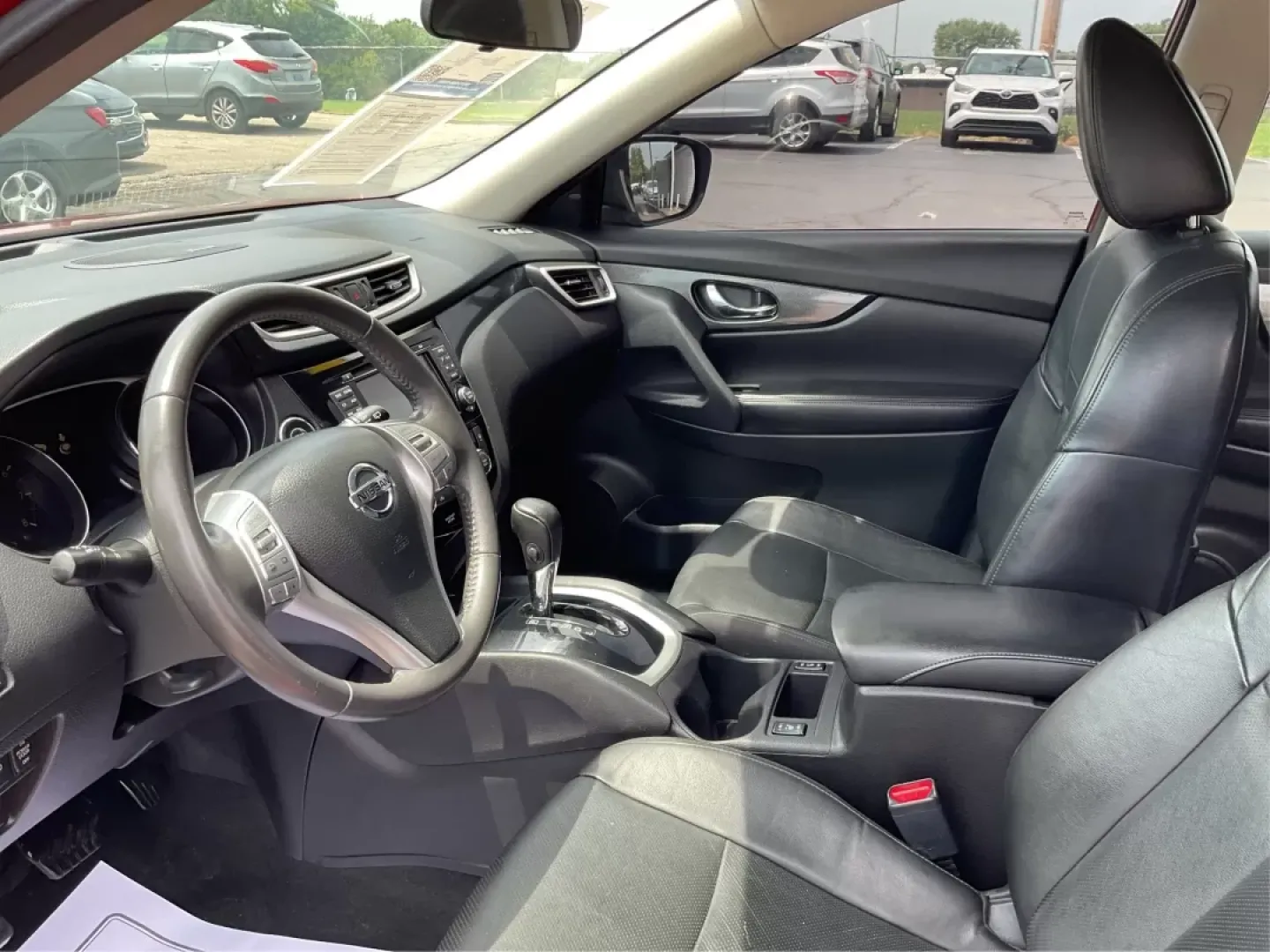 2014 Nissan Rogue SL (5N1AT2MV9EC) with an 2.5L I-4 DOHC engine, located at 1184 Kauffman Ave, Fairborn, OH, 45324, (937) 908-9800, 39.807072, -84.030914 - **Unleash Adventure with This 2014 Nissan Rogue SL Ideal for Your Active Lifestyle!**<br /> <br /> Are you ready to elevate your family adventures or weekend getaways? The 2014 Nissan Rogue SL is the perfect companion for anyone looking to blend functionality with style. With a spacious interior an - Photo#9