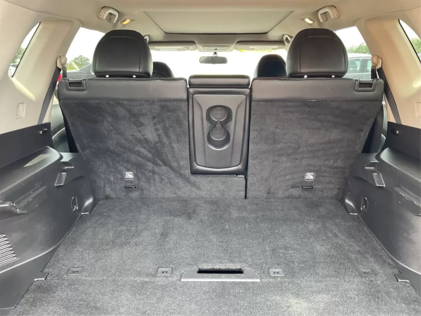 2014 Nissan Rogue SL (5N1AT2MV9EC) with an 2.5L I-4 DOHC engine, located at 1184 Kauffman Ave, Fairborn, OH, 45324, (937) 908-9800, 39.807072, -84.030914 - **Unleash Adventure with This 2014 Nissan Rogue SL Ideal for Your Active Lifestyle!**<br /> <br /> Are you ready to elevate your family adventures or weekend getaways? The 2014 Nissan Rogue SL is the perfect companion for anyone looking to blend functionality with style. With a spacious interior an - Photo#12
