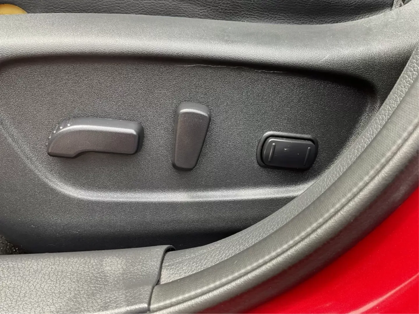 2014 Nissan Rogue SL (5N1AT2MV9EC) with an 2.5L I-4 DOHC engine, located at 1184 Kauffman Ave, Fairborn, OH, 45324, (937) 908-9800, 39.807072, -84.030914 - **Unleash Adventure with This 2014 Nissan Rogue SL Ideal for Your Active Lifestyle!**<br /> <br /> Are you ready to elevate your family adventures or weekend getaways? The 2014 Nissan Rogue SL is the perfect companion for anyone looking to blend functionality with style. With a spacious interior an - Photo#17