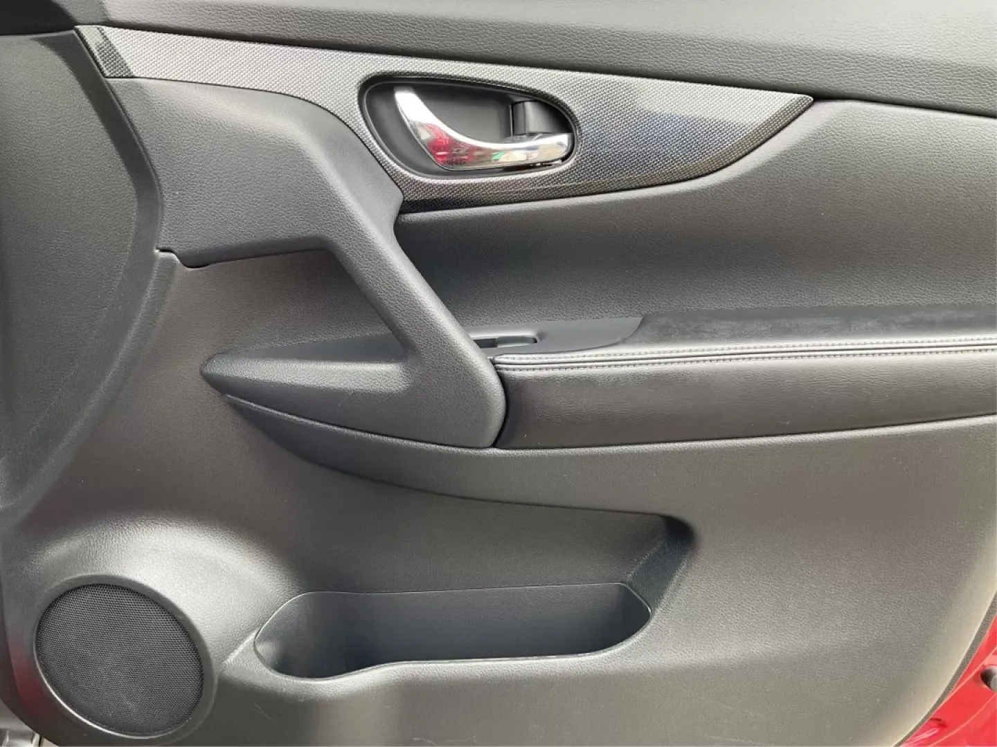 2014 Nissan Rogue SL (5N1AT2MV9EC) with an 2.5L I-4 DOHC engine, located at 1184 Kauffman Ave, Fairborn, OH, 45324, (937) 908-9800, 39.807072, -84.030914 - **Unleash Adventure with This 2014 Nissan Rogue SL Ideal for Your Active Lifestyle!**<br /> <br /> Are you ready to elevate your family adventures or weekend getaways? The 2014 Nissan Rogue SL is the perfect companion for anyone looking to blend functionality with style. With a spacious interior an - Photo#19