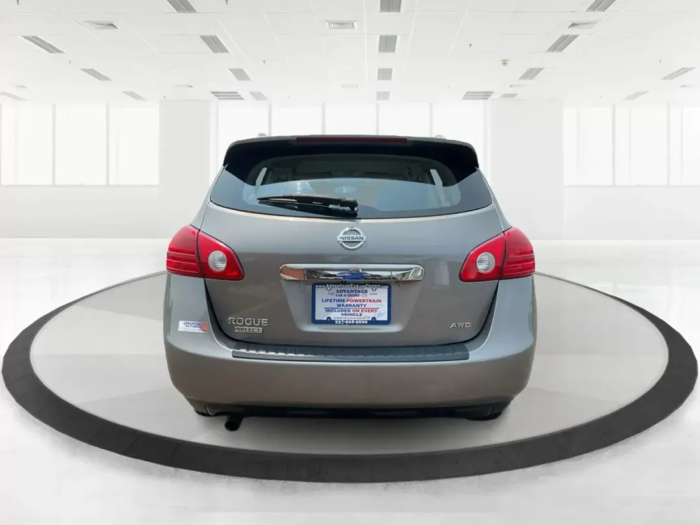 2014 Platinum Graphite Nissan Rogue Select S AWD (JN8AS5MV4EW) with an 2.5L L4 DOHC 16V engine, Continuously Variable Transmission transmission, located at 4508 South Dixie Dr, Moraine, OH, 45439, (937) 908-9800, 39.689976, -84.218452 - 2014 Nissan Rogue Select S AWD - Photo#3
