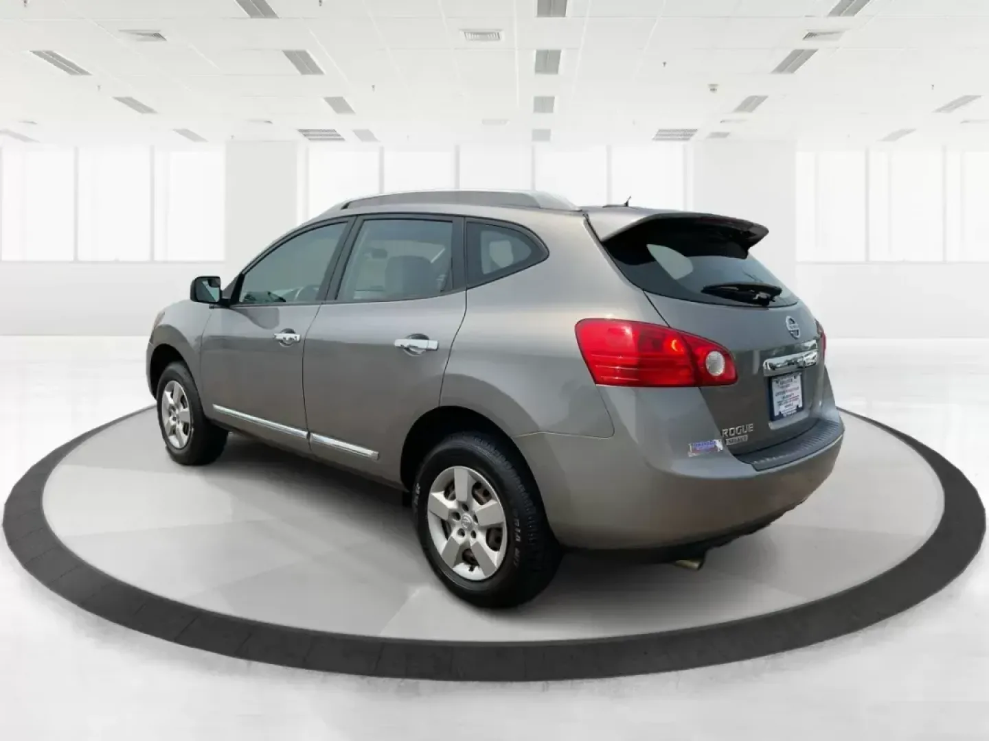 2014 Platinum Graphite Nissan Rogue Select S AWD (JN8AS5MV4EW) with an 2.5L L4 DOHC 16V engine, Continuously Variable Transmission transmission, located at 4508 South Dixie Dr, Moraine, OH, 45439, (937) 908-9800, 39.689976, -84.218452 - 2014 Nissan Rogue Select S AWD - Photo#4