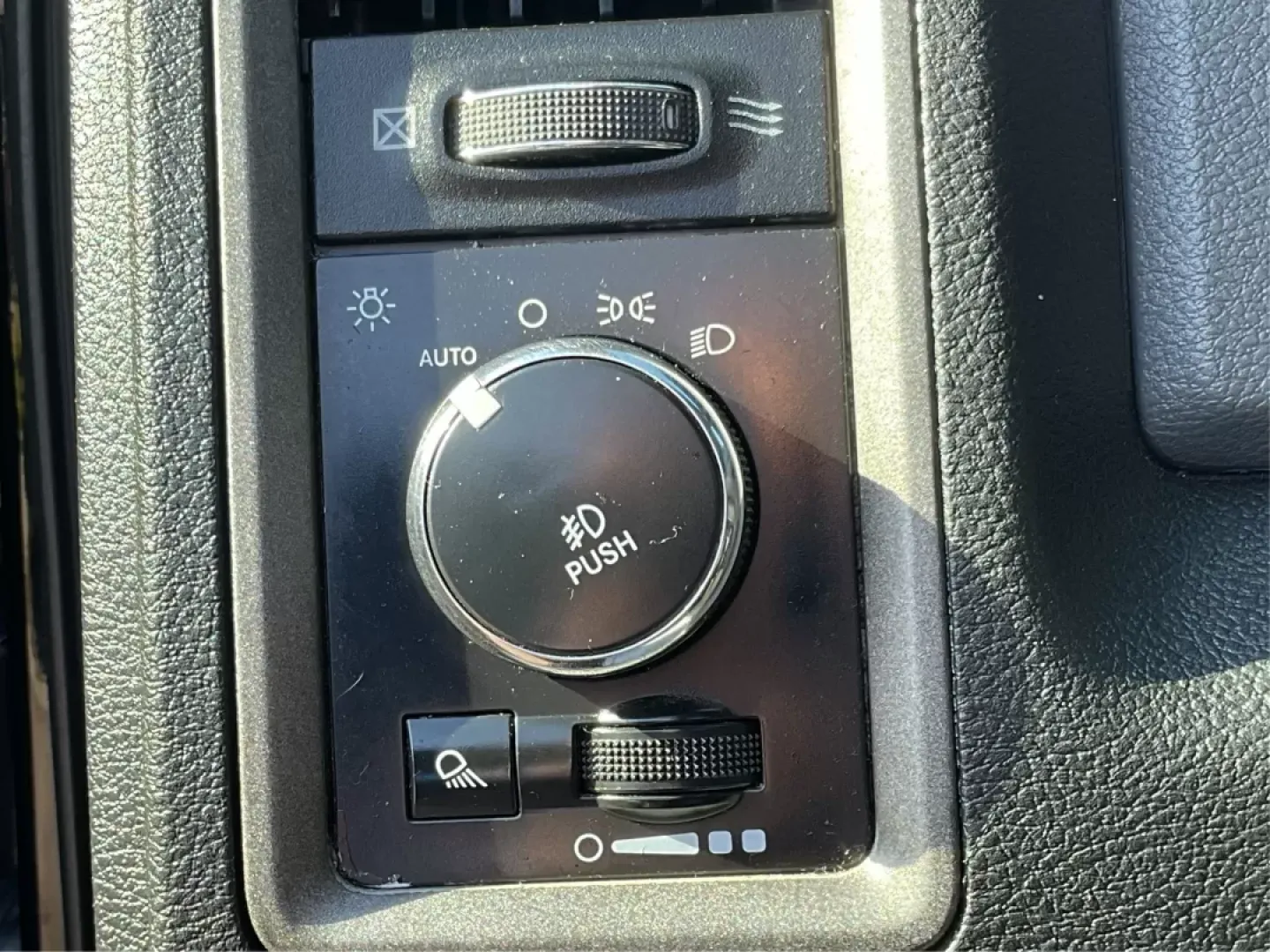 2014 Ram 1500 Express (1C6RR7KT5ES) with an Other engine, located at 4508 South Dixie Dr, Moraine, OH, 45439, (937) 908-9800, 39.689976, -84.218452 - **Conquer Your Next Adventure with the 2014 Ram 1500 Express at Advantage Car and Credit!**<br /> <br /> Are you ready to elevate your lifestyle with a reliable vehicle that can tackle both daily commutes and weekend adventures? Look no further than our stunning 2014 Ram 1500 Express, now available - Photo#16