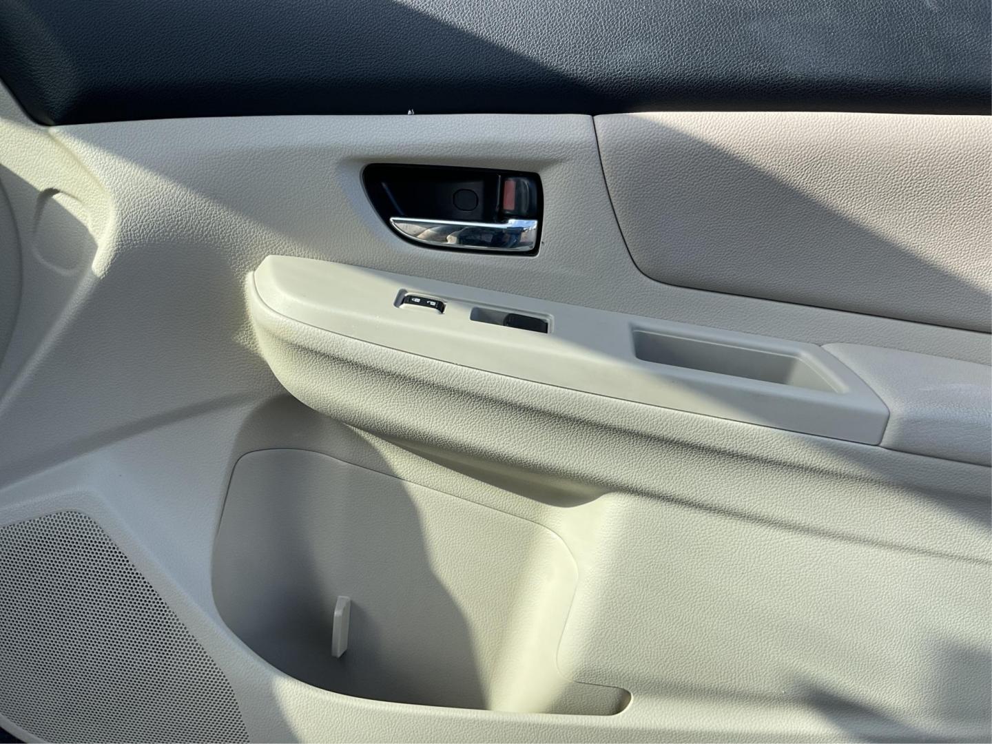 2014 Subaru Impreza 2.0i Sport Premium (JF1GPAL65E8) with an 2L H-4 DOHC engine, located at 1184 Kauffman Ave, Fairborn, OH, 45324, (937) 908-9800, 39.807072, -84.030914 - 2014 Subaru Impreza 2.0i Sport Premium - Photo#17