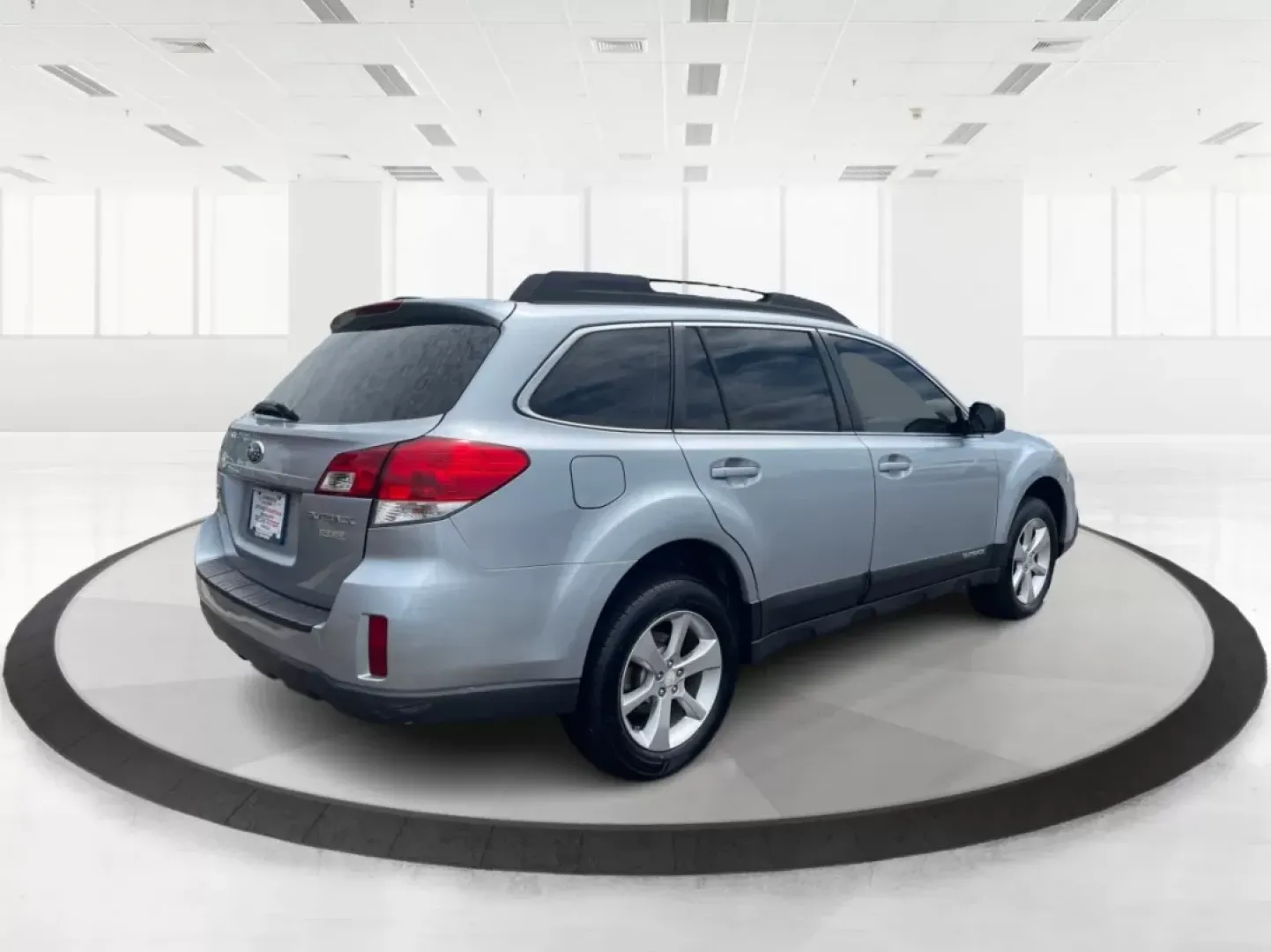 2014 Subaru Outback 2.5i (4S4BRBAC8E3) with an 2.5L H-4 DOHC engine, located at 1230 East Main St, Xenia, OH, 45385, (937) 908-9800, 39.688026, -83.910172 - Experience the perfect blend of adventure and practicality with this 2014 Subaru Outback 2.5i, available now at Advantage Car and Credit, located at 1184 Kauffman Ave, Fairborn, OH 45324. This versatile hatchback is ideal for weekend getaways with friends, daily commutes, or family outings, making i - Photo#2