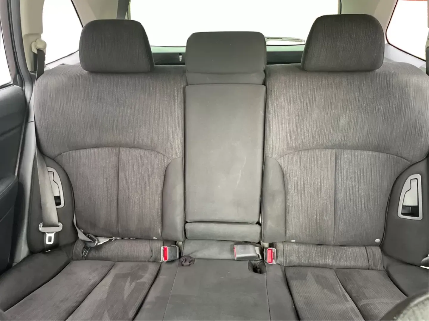 2014 Subaru Outback 2.5i (4S4BRBAC8E3) with an 2.5L H-4 DOHC engine, located at 1230 East Main St, Xenia, OH, 45385, (937) 908-9800, 39.688026, -83.910172 - Experience the perfect blend of adventure and practicality with this 2014 Subaru Outback 2.5i, available now at Advantage Car and Credit, located at 1184 Kauffman Ave, Fairborn, OH 45324. This versatile hatchback is ideal for weekend getaways with friends, daily commutes, or family outings, making i - Photo#14