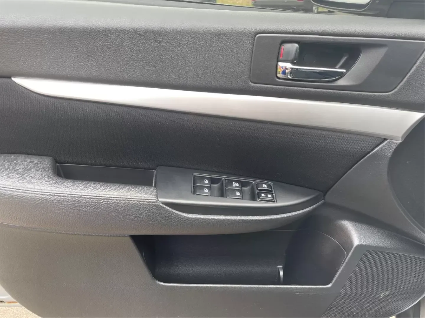 2014 Subaru Outback 2.5i (4S4BRBAC8E3) with an 2.5L H-4 DOHC engine, located at 1230 East Main St, Xenia, OH, 45385, (937) 908-9800, 39.688026, -83.910172 - Experience the perfect blend of adventure and practicality with this 2014 Subaru Outback 2.5i, available now at Advantage Car and Credit, located at 1184 Kauffman Ave, Fairborn, OH 45324. This versatile hatchback is ideal for weekend getaways with friends, daily commutes, or family outings, making i - Photo#19