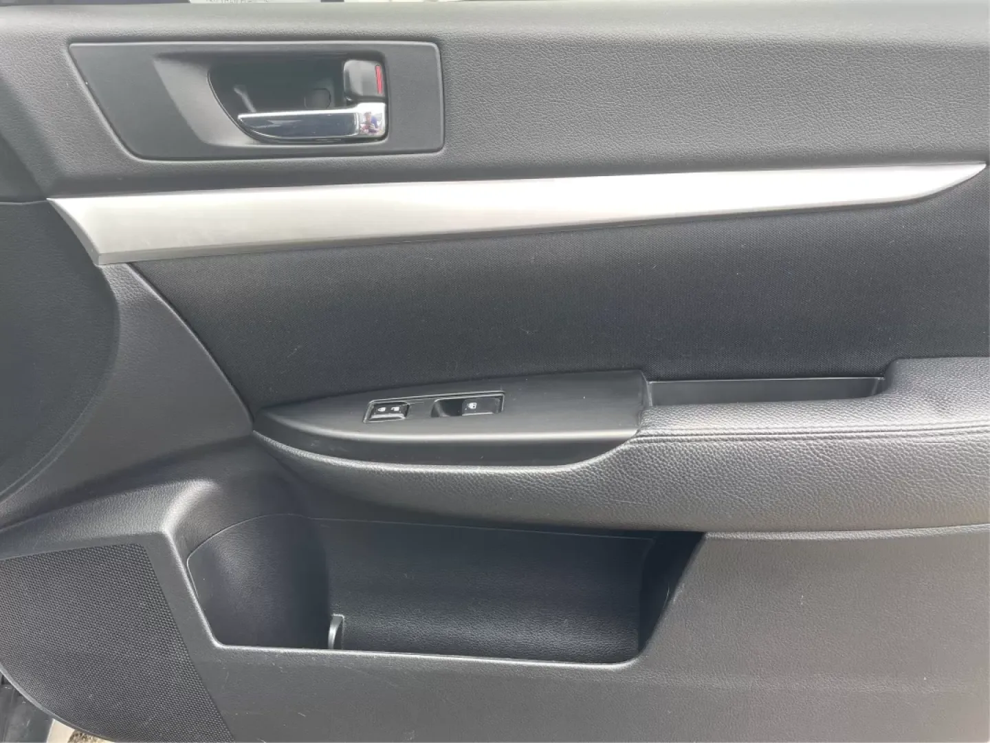 2014 Subaru Outback 2.5i (4S4BRBAC8E3) with an 2.5L H-4 DOHC engine, located at 1230 East Main St, Xenia, OH, 45385, (937) 908-9800, 39.688026, -83.910172 - Experience the perfect blend of adventure and practicality with this 2014 Subaru Outback 2.5i, available now at Advantage Car and Credit, located at 1184 Kauffman Ave, Fairborn, OH 45324. This versatile hatchback is ideal for weekend getaways with friends, daily commutes, or family outings, making i - Photo#20