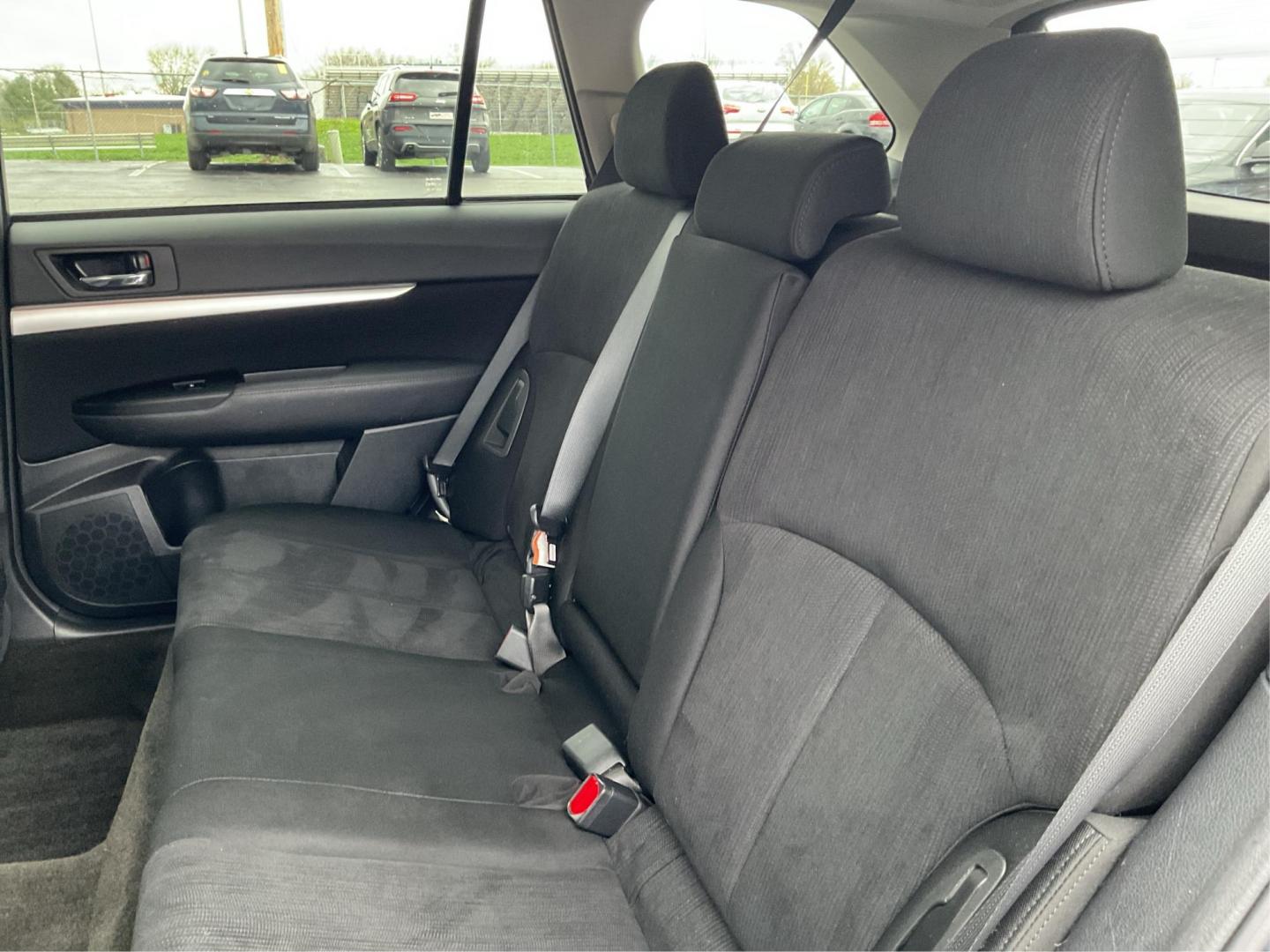 2014 Subaru Outback 2.5i Premium (4S4BRCDC0E3) with an 2.5L H-4 DOHC engine, located at 1951 S Dayton Lakeview Rd., New Carlisle, OH, 45344, (937) 908-9800, 39.890999, -84.050255 - 2014 Subaru Outback 2.5i Premium - Photo#9