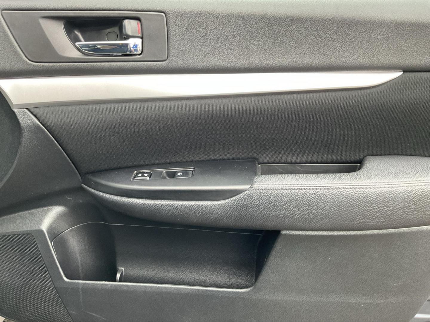 2014 Subaru Outback 2.5i Premium (4S4BRCDC0E3) with an 2.5L H-4 DOHC engine, located at 1951 S Dayton Lakeview Rd., New Carlisle, OH, 45344, (937) 908-9800, 39.890999, -84.050255 - 2014 Subaru Outback 2.5i Premium - Photo#18
