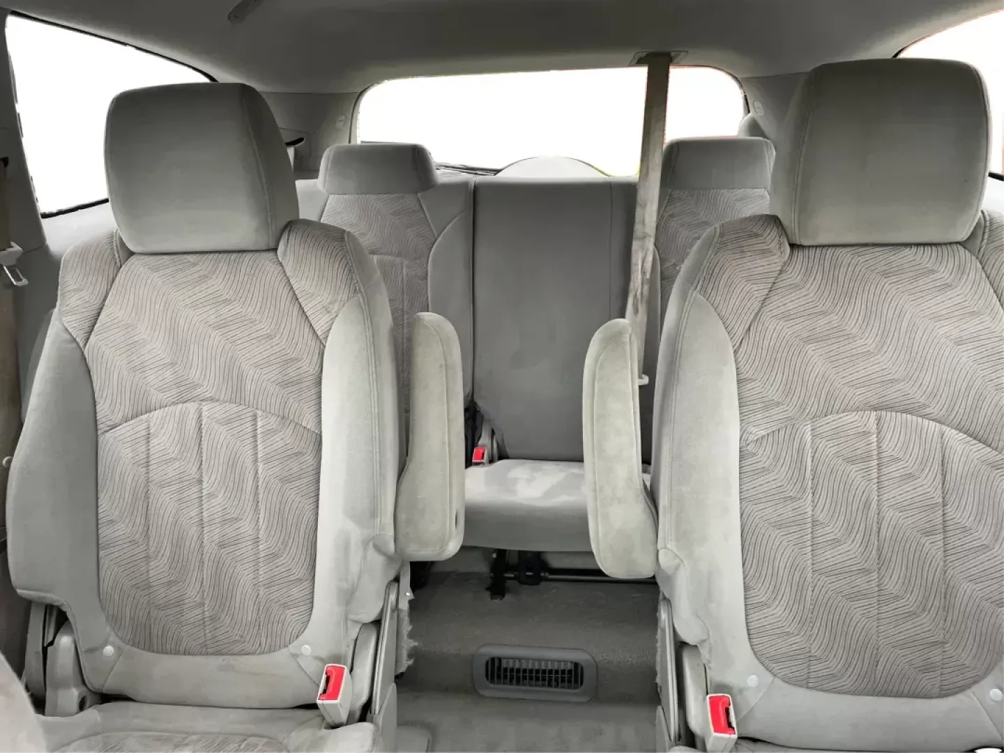 2015 Buick Enclave Convenience FWD (5GAKRAKD6FJ) with an 3.6L V6 DOHC 24V engine, 6-Speed Automatic Overdrive transmission, located at 8750 N County Rd 25A, Piqua, OH, 45356, (937) 908-9800, 40.164391, -84.232513 - Experience the perfect blend of luxury and practicality with the 2015 Buick Enclave Convenience FWD, now available at Advantage Car and Credit in Fairborn, OH. This SUV is tailored for families on the go, weekend adventurers, or anyone in need of a reliable vehicle for long commutes. With its spacio - Photo#13