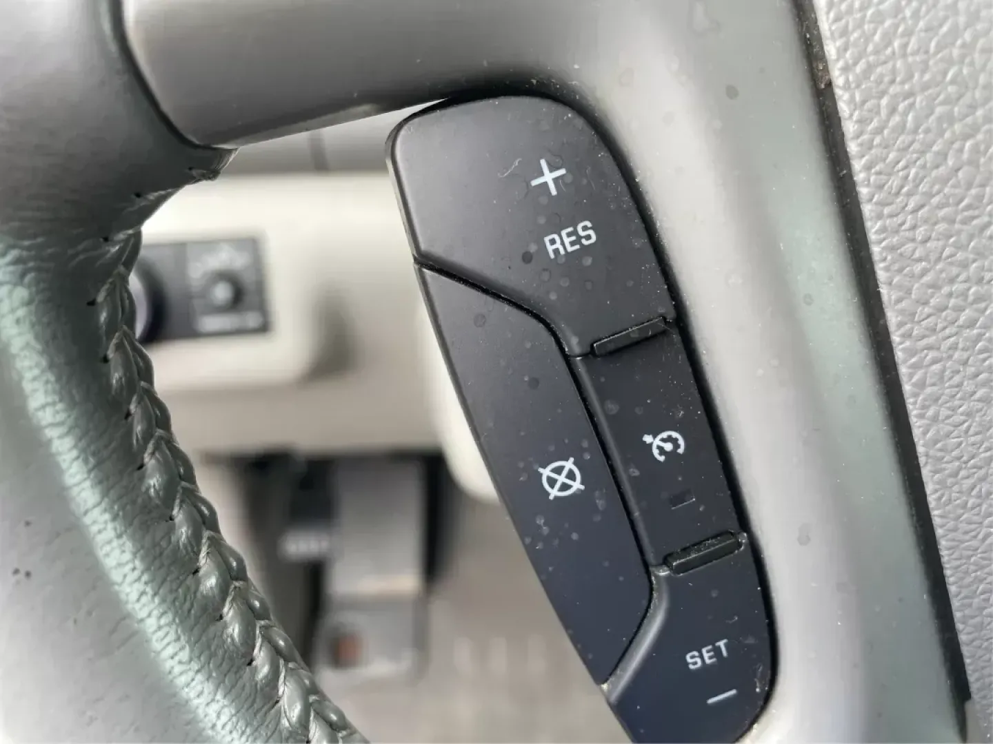 2015 Buick Enclave Convenience FWD (5GAKRAKD6FJ) with an 3.6L V6 DOHC 24V engine, 6-Speed Automatic Overdrive transmission, located at 8750 N County Rd 25A, Piqua, OH, 45356, (937) 908-9800, 40.164391, -84.232513 - Experience the perfect blend of luxury and practicality with the 2015 Buick Enclave Convenience FWD, now available at Advantage Car and Credit in Fairborn, OH. This SUV is tailored for families on the go, weekend adventurers, or anyone in need of a reliable vehicle for long commutes. With its spacio - Photo#15