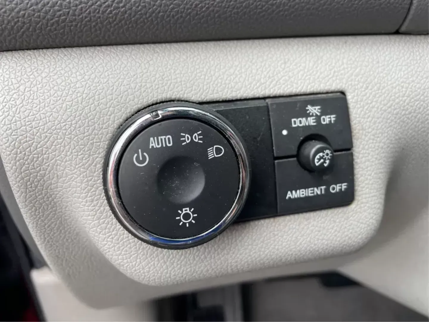 2015 Buick Enclave Convenience FWD (5GAKRAKD6FJ) with an 3.6L V6 DOHC 24V engine, 6-Speed Automatic Overdrive transmission, located at 8750 N County Rd 25A, Piqua, OH, 45356, (937) 908-9800, 40.164391, -84.232513 - Experience the perfect blend of luxury and practicality with the 2015 Buick Enclave Convenience FWD, now available at Advantage Car and Credit in Fairborn, OH. This SUV is tailored for families on the go, weekend adventurers, or anyone in need of a reliable vehicle for long commutes. With its spacio - Photo#16