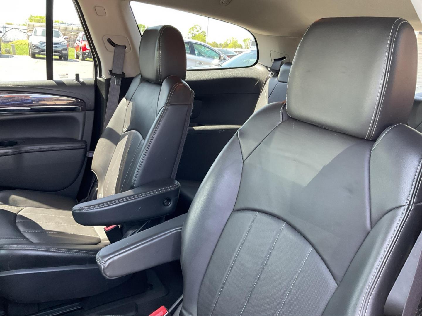 2015 Buick Enclave Leather (5GAKVBKD2FJ) with an 3.6L V-6 gasoline direct injection engine, located at 1230 East Main St, Xenia, OH, 45385, (937) 908-9800, 39.688026, -83.910172 - 2015 Buick Enclave Leather - Photo#10