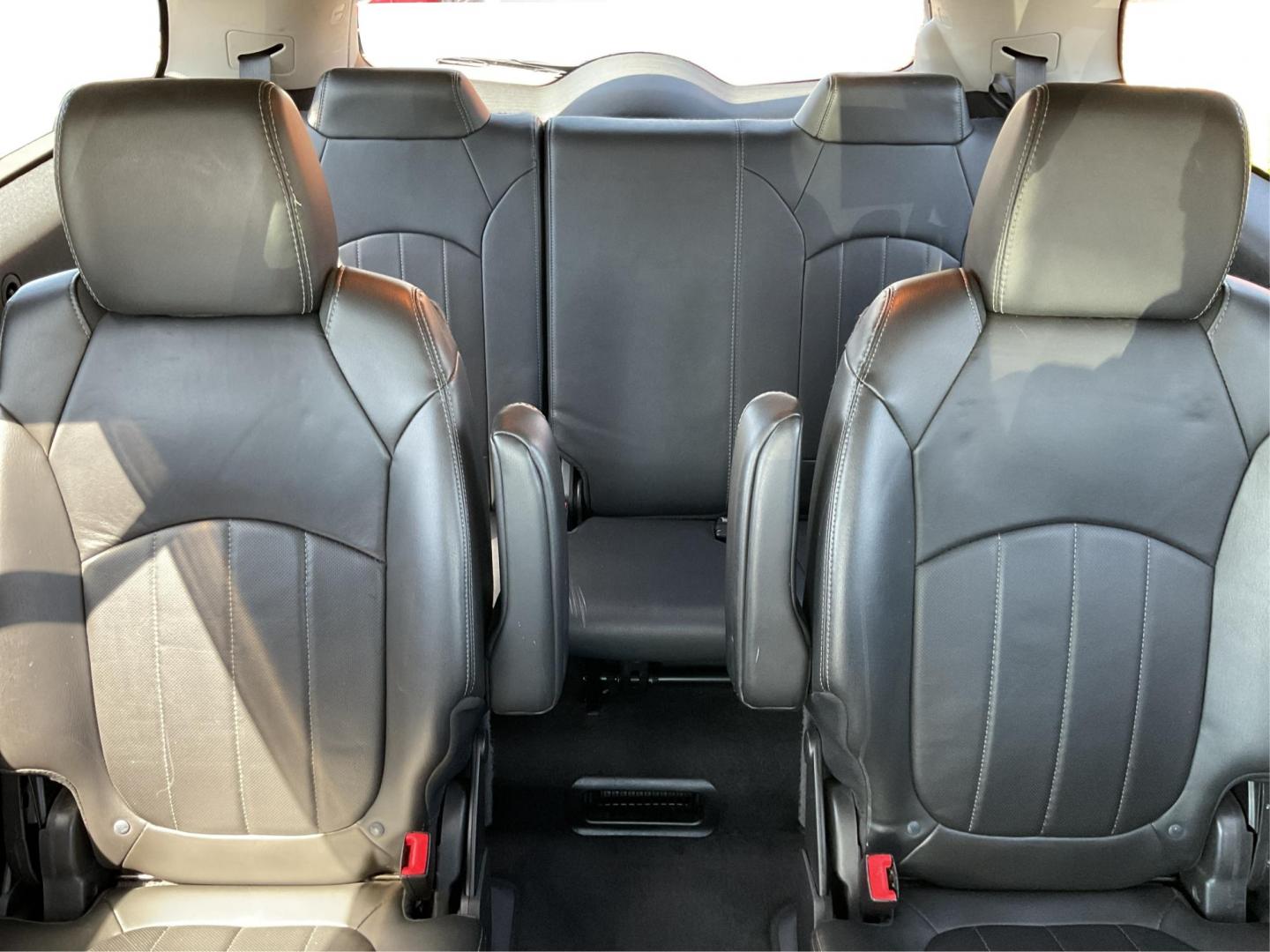 2015 Buick Enclave Leather (5GAKVBKD2FJ) with an 3.6L V-6 gasoline direct injection engine, located at 1230 East Main St, Xenia, OH, 45385, (937) 908-9800, 39.688026, -83.910172 - 2015 Buick Enclave Leather - Photo#14