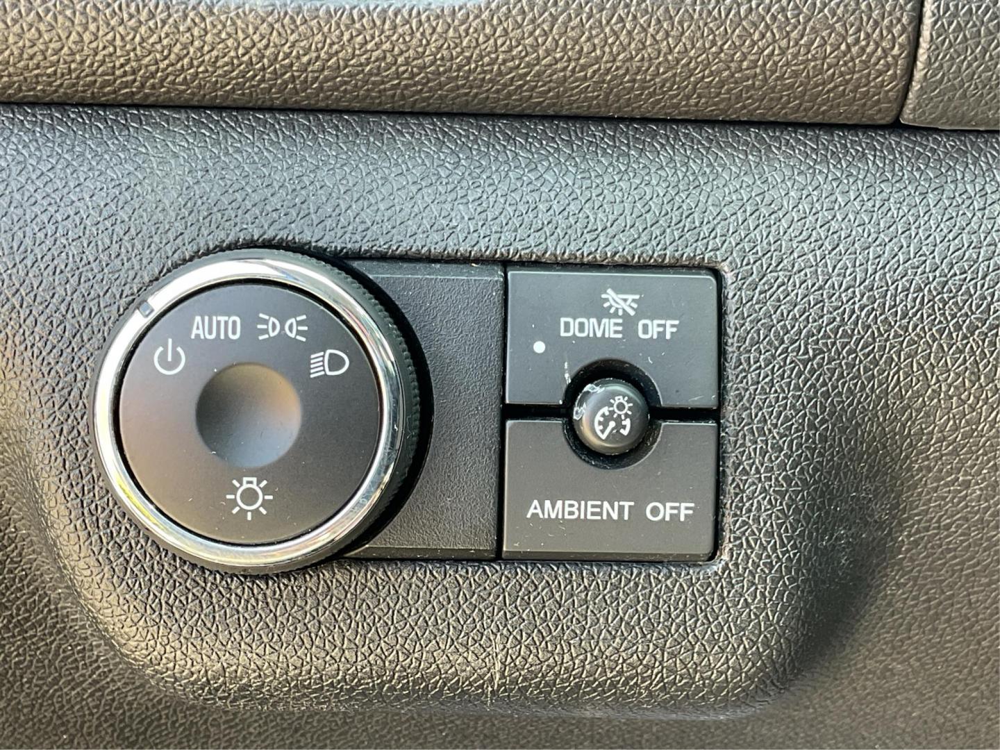 2015 Buick Enclave Leather (5GAKVBKD2FJ) with an 3.6L V-6 gasoline direct injection engine, located at 1230 East Main St, Xenia, OH, 45385, (937) 908-9800, 39.688026, -83.910172 - 2015 Buick Enclave Leather - Photo#17