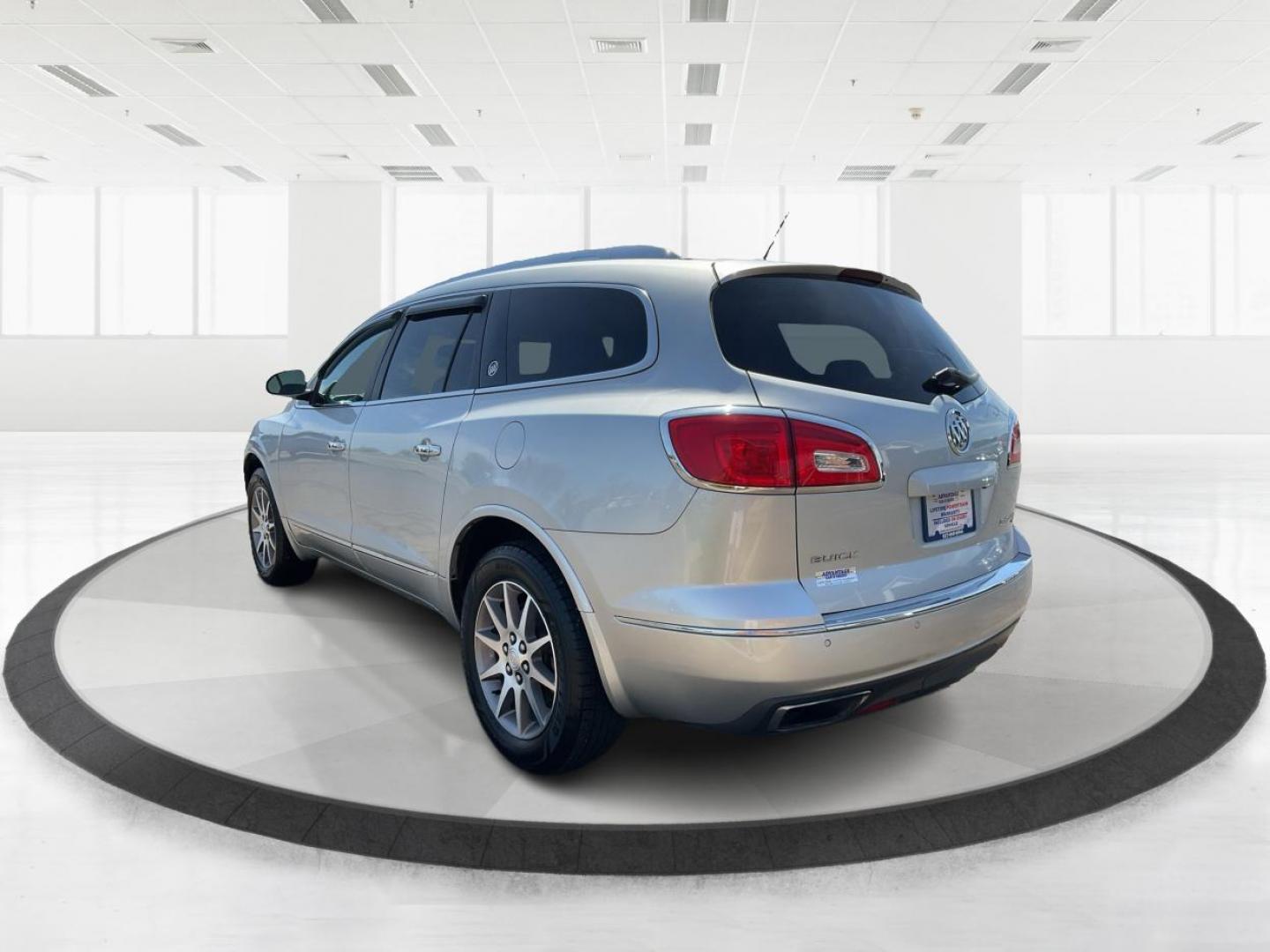 2015 Buick Enclave Leather (5GAKVBKD2FJ) with an 3.6L V-6 gasoline direct injection engine, located at 1230 East Main St, Xenia, OH, 45385, (937) 908-9800, 39.688026, -83.910172 - 2015 Buick Enclave Leather - Photo#5