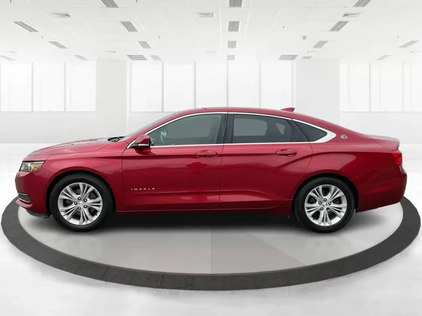 2015 Chevrolet Impala 2LT (2G1125S33F9) with an 3.6L V-6 gasoline direct injection engine, located at 1184 Kauffman Ave, Fairborn, OH, 45324, (937) 908-9800, 39.807072, -84.030914 - 2015 Chevrolet Impala 2LT - Photo#5