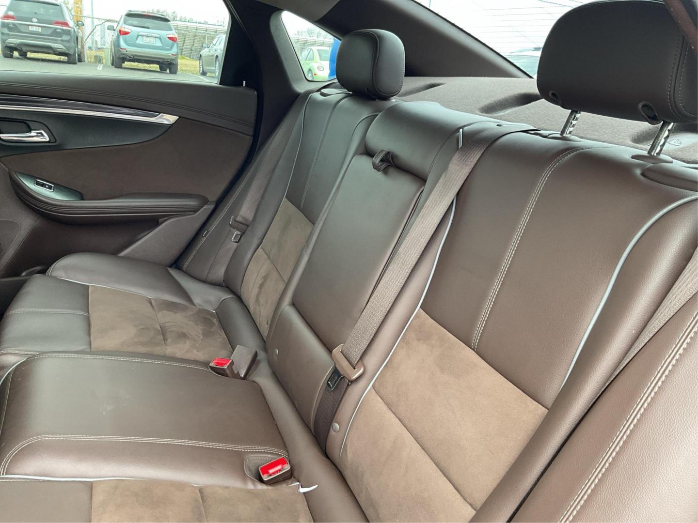 2015 Chevrolet Impala 2LT (2G1125S33F9) with an 3.6L V-6 gasoline direct injection engine, located at 1184 Kauffman Ave, Fairborn, OH, 45324, (937) 908-9800, 39.807072, -84.030914 - 2015 Chevrolet Impala 2LT - Photo#9