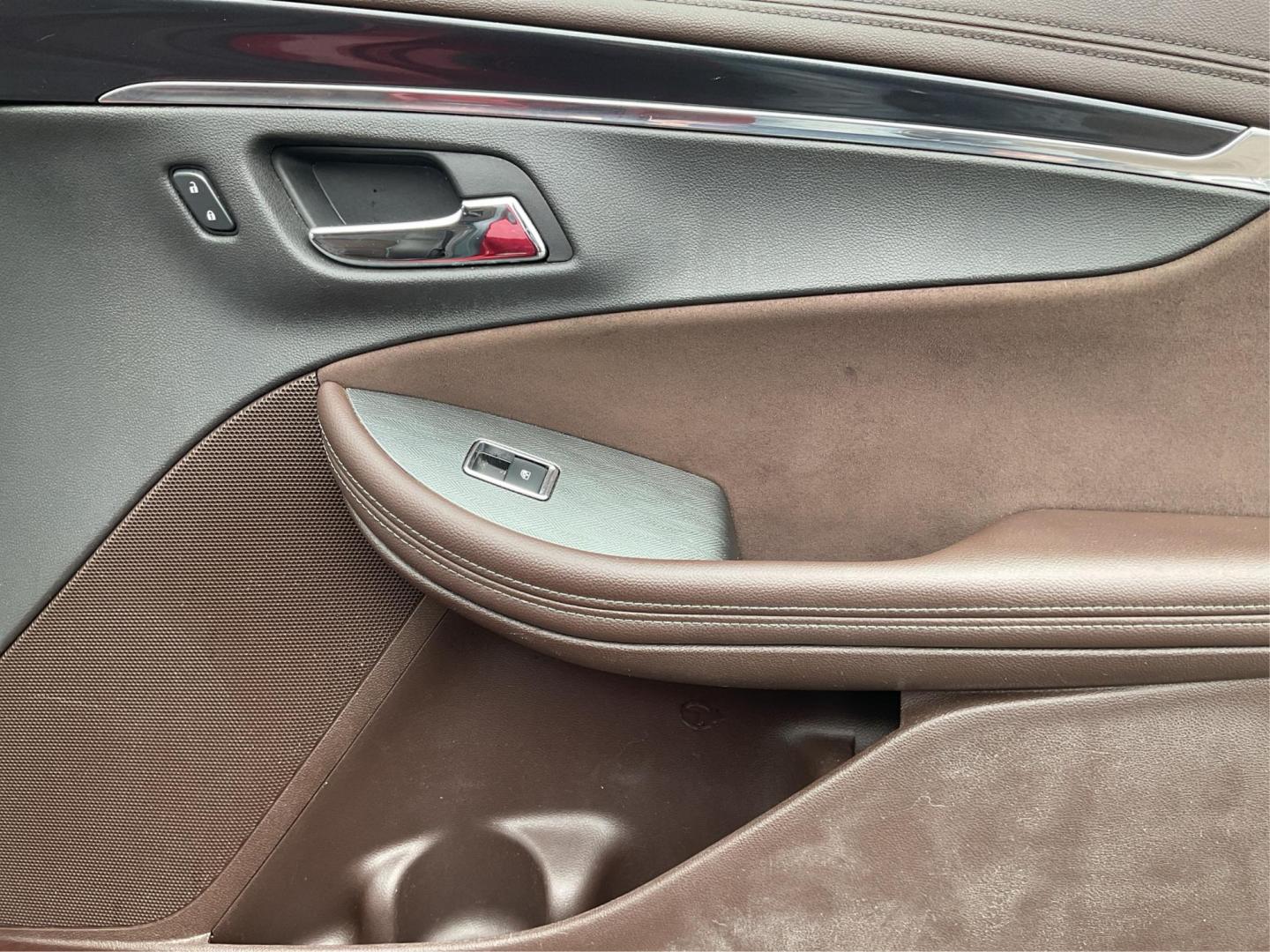 2015 Chevrolet Impala 2LT (2G1125S33F9) with an 3.6L V-6 gasoline direct injection engine, located at 1184 Kauffman Ave, Fairborn, OH, 45324, (937) 908-9800, 39.807072, -84.030914 - 2015 Chevrolet Impala 2LT - Photo#17
