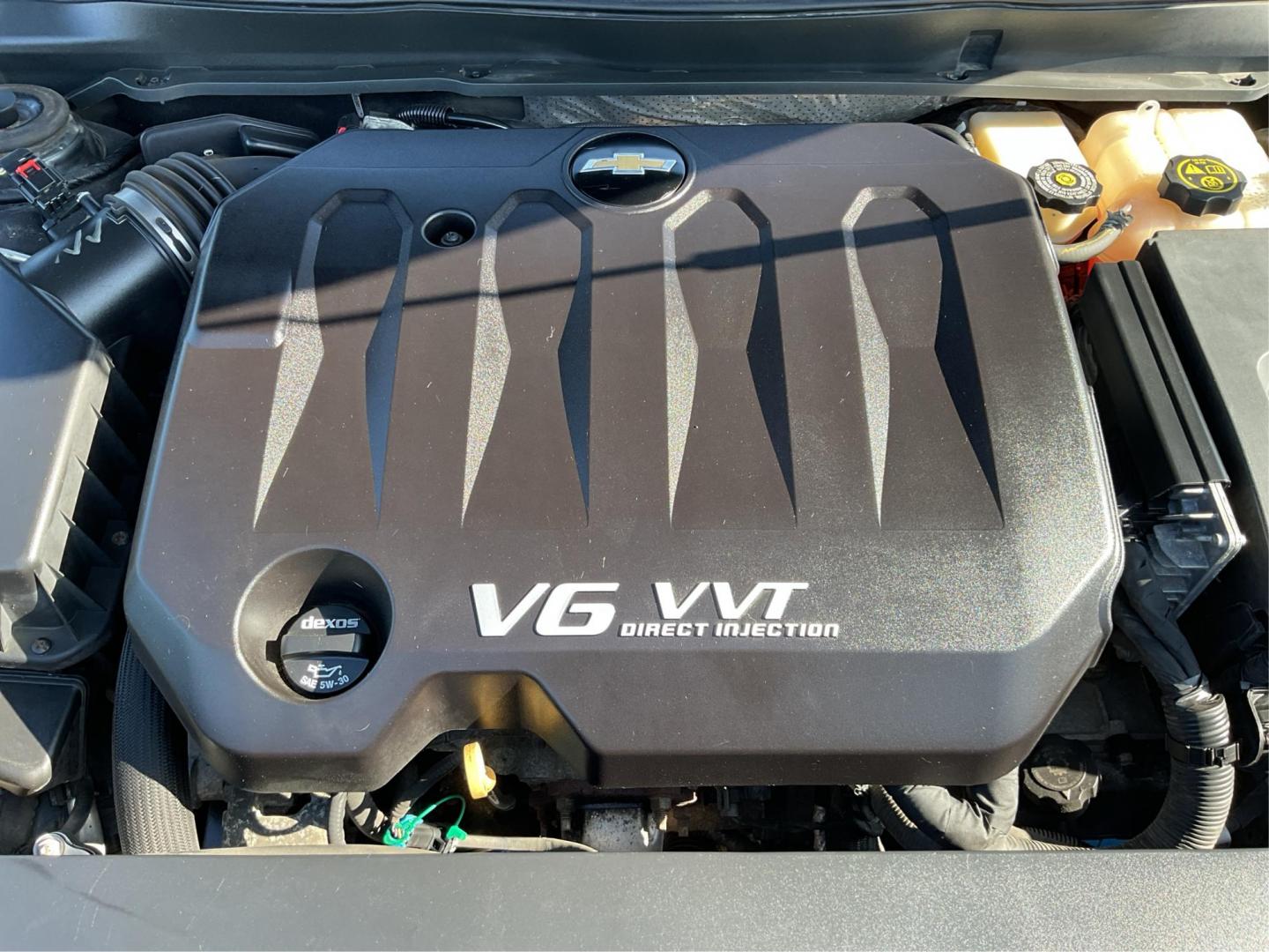 2015 Chevrolet Impala 2LT (2G1125S32F9) with an 3.6L V-6 gasoline direct injection engine, located at 1099 N County Rd 25A, Troy, OH, 45373, (937) 908-9800, 40.057079, -84.212883 - 2015 Chevrolet Impala 2LT - Photo#10