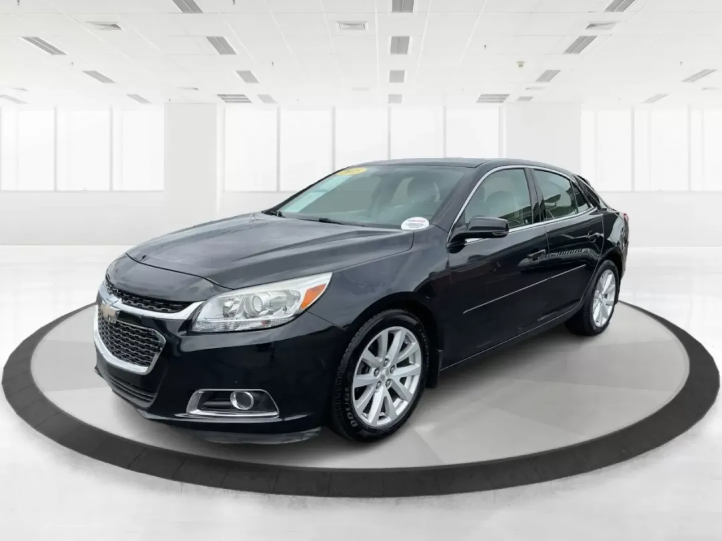 2015 Chevrolet Malibu 2LT (1G11D5SL3FF) with an ECOTEC 2.5L I-4 gasoline direct injection engine, located at 401 Woodman Dr, Riverside, OH, 45431, (937) 908-9800, 39.760899, -84.123421 - **Unleash Your Daily Adventures with the 2015 Chevrolet Malibu 2LT at Advantage Car and Credit in Fairborn, OH!**<br /> <br /> Are you looking for a reliable vehicle that perfectly blends comfort, style, and affordability? Look no further! The 2015 Chevrolet Malibu 2LT is the ideal companion for any - Photo#8