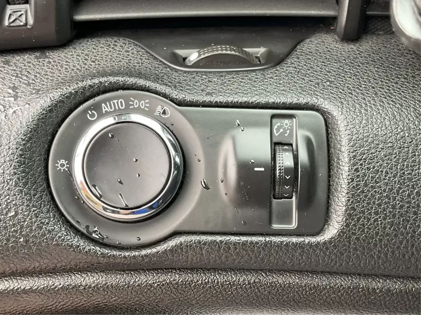 2015 Chevrolet Malibu 1LT (1G11C5SL0FF) with an ECOTEC 2.5L I-4 gasoline direct injection engine, located at 401 Woodman Dr, Riverside, OH, 45431, (937) 908-9800, 39.760899, -84.123421 - 2015 Chevrolet Malibu 1LT - Photo#16