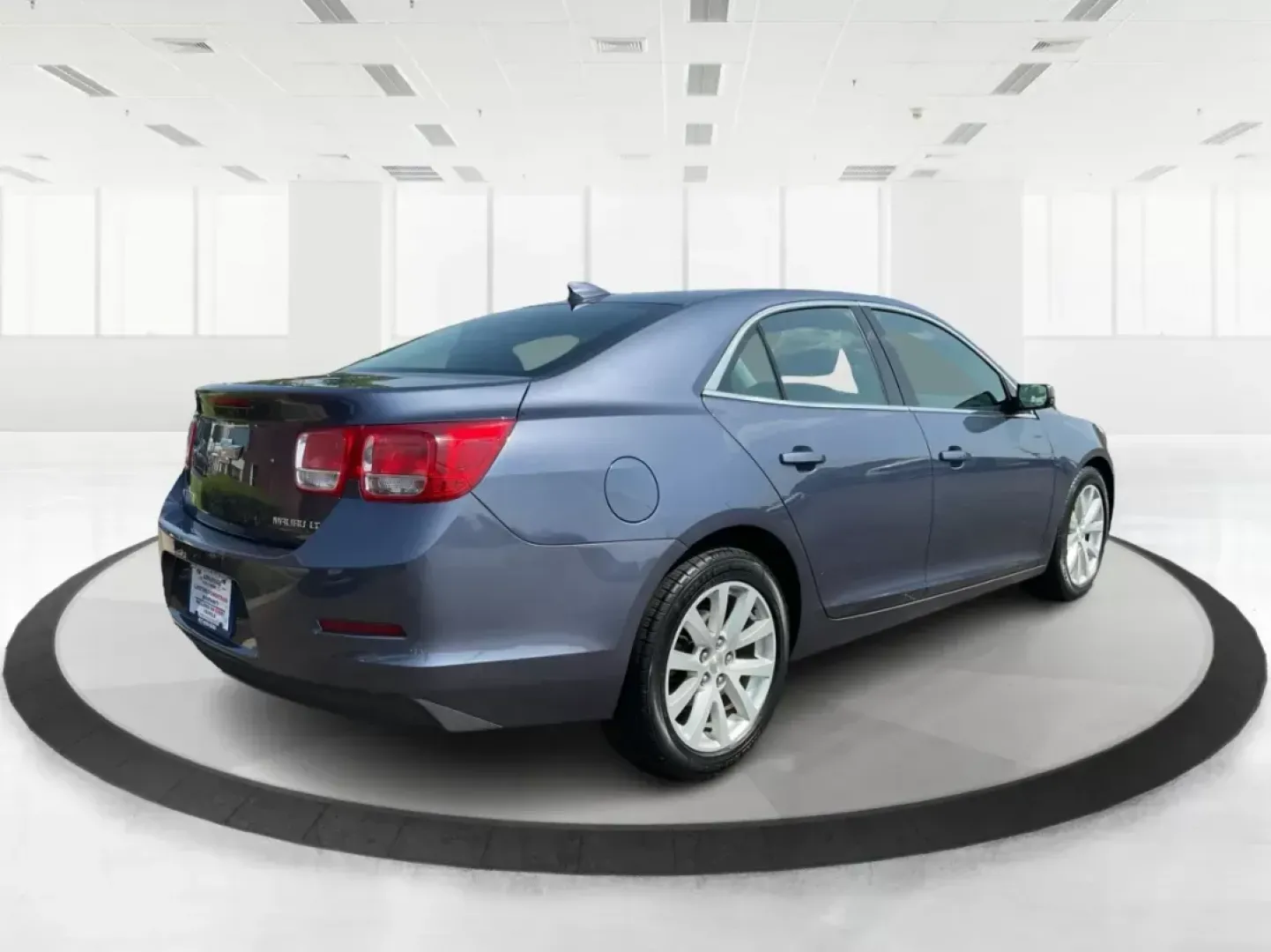 2015 Chevrolet Malibu 2LT (1G11D5SL8FF) with an ECOTEC 2.5L I-4 gasoline direct injection engine, located at 1230 East Main St, Xenia, OH, 45385, (937) 908-9800, 39.688026, -83.910172 - 2015 Chevrolet Malibu 2LT - Photo#2