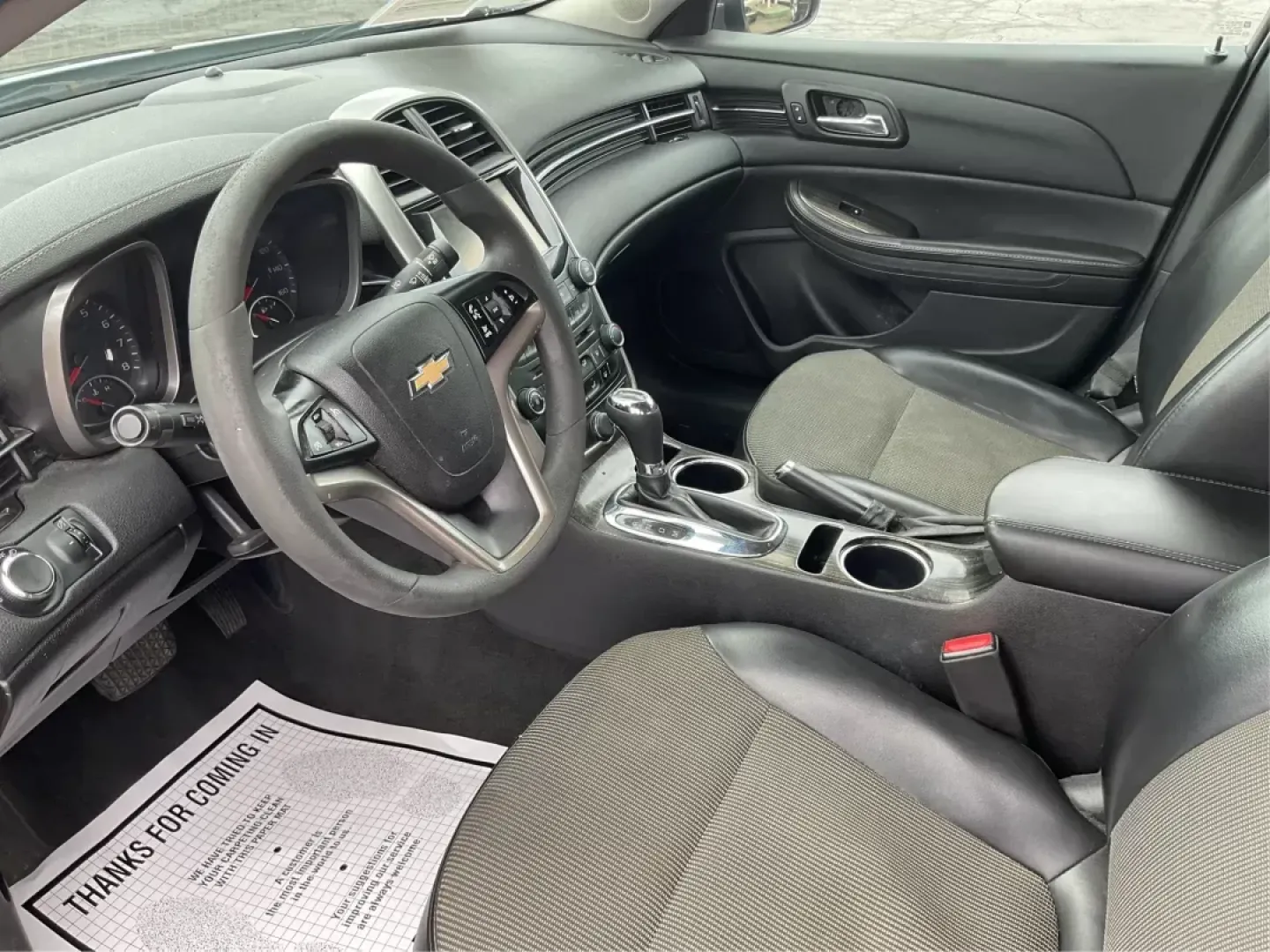 2015 Chevrolet Malibu 1LT (1G11C5SL0FF) with an ECOTEC 2.5L I-4 gasoline direct injection engine, located at 1230 East Main St, Xenia, OH, 45385, (937) 908-9800, 39.688026, -83.910172 - Are you ready to elevate your driving experience and embrace a lifestyle filled with comfort and reliability? The 2015 Chevrolet Malibu 1LT, available at Advantage Car and Credit in Fairborn, OH, is perfect for those who value both style and functionality. This sedan is not just a mode of transport; - Photo#8