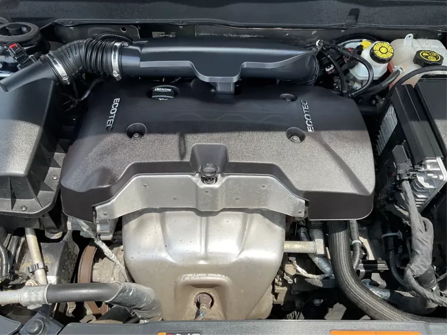 2015 Chevrolet Malibu 1LT (1G11C5SL6FF) with an ECOTEC 2.5L I-4 gasoline direct injection engine, located at 4508 South Dixie Dr, Moraine, OH, 45439, (937) 908-9800, 39.689976, -84.218452 - **Elevate Your Daily Drive with the 2015 Chevrolet Malibu 1LT at Advantage Car and Credit!** <br /> <br /> Are you looking for a vehicle that combines style, comfort, and reliability? The 2015 Chevrolet Malibu 1LT is the perfect sedan for everyone from busy professionals to growing families. With it - Photo#10