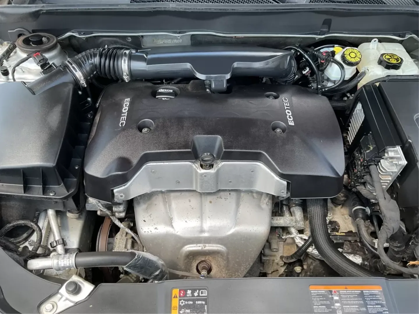 2015 Chevrolet Malibu 1LT (1G11C5SL9FU) with an ECOTEC 2.5L I-4 gasoline direct injection engine, located at 1184 Kauffman Ave, Fairborn, OH, 45324, (937) 908-9800, 39.807072, -84.030914 - **Experience the Road in Style with the 2015 Chevrolet Malibu 1LT Your Perfect Family Sedan!**<br /> <br /> If you're on the hunt for a reliable, stylish vehicle that effortlessly combines comfort, efficiency, and safety, look no further than the 2015 Chevrolet Malibu 1LT. Ideal for growing familie - Photo#10