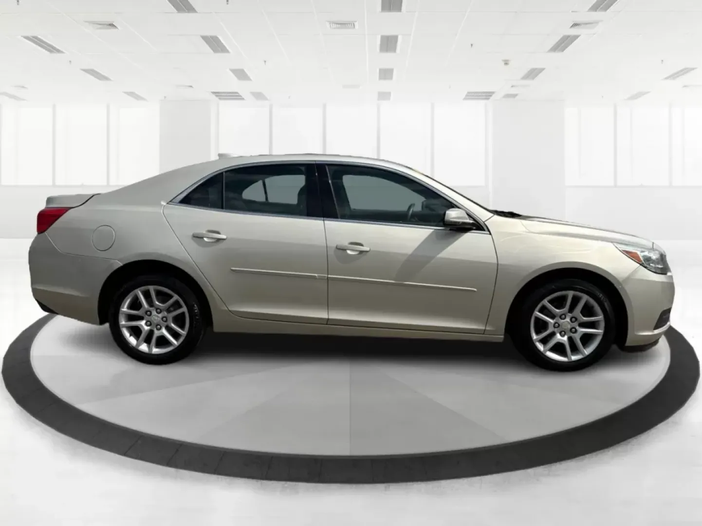 2015 Chevrolet Malibu 1LT (1G11C5SL5FF) with an ECOTEC 2.5L I-4 gasoline direct injection engine, located at 880 E. National Road, Vandalia, OH, 45377, (937) 908-9800, 39.891918, -84.183594 - Are you in the market for a reliable sedan that's perfect for daily commutes and weekend getaways alike? Look no further than this stunning 2015 Chevrolet Malibu 1LT, available now at Advantage Car and Credit in Fairborn, OH. This vehicle is not just a car; it's a lifestyle upgrade designed for budg - Photo#1
