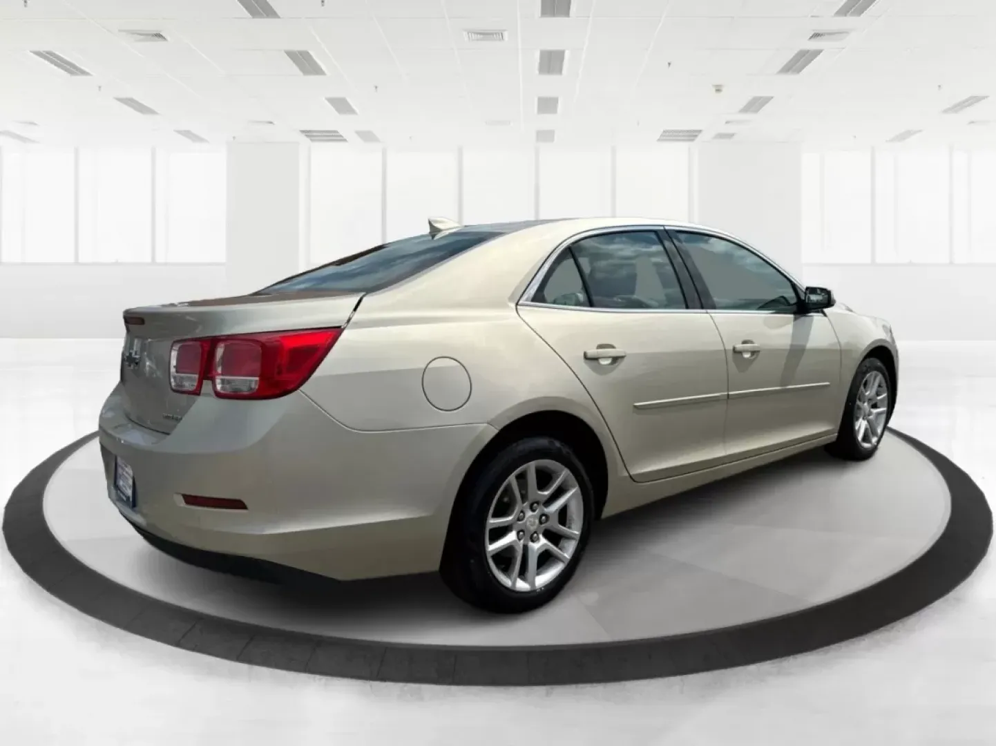 2015 Chevrolet Malibu 1LT (1G11C5SL5FF) with an ECOTEC 2.5L I-4 gasoline direct injection engine, located at 880 E. National Road, Vandalia, OH, 45377, (937) 908-9800, 39.891918, -84.183594 - Are you in the market for a reliable sedan that's perfect for daily commutes and weekend getaways alike? Look no further than this stunning 2015 Chevrolet Malibu 1LT, available now at Advantage Car and Credit in Fairborn, OH. This vehicle is not just a car; it's a lifestyle upgrade designed for budg - Photo#2