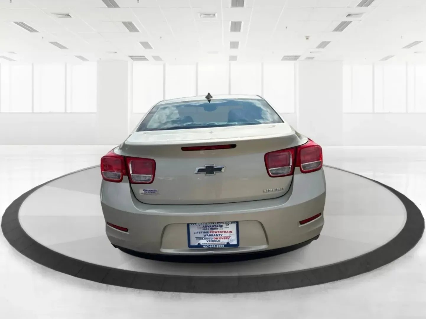 2015 Chevrolet Malibu 1LT (1G11C5SL5FF) with an ECOTEC 2.5L I-4 gasoline direct injection engine, located at 880 E. National Road, Vandalia, OH, 45377, (937) 908-9800, 39.891918, -84.183594 - Are you in the market for a reliable sedan that's perfect for daily commutes and weekend getaways alike? Look no further than this stunning 2015 Chevrolet Malibu 1LT, available now at Advantage Car and Credit in Fairborn, OH. This vehicle is not just a car; it's a lifestyle upgrade designed for budg - Photo#3