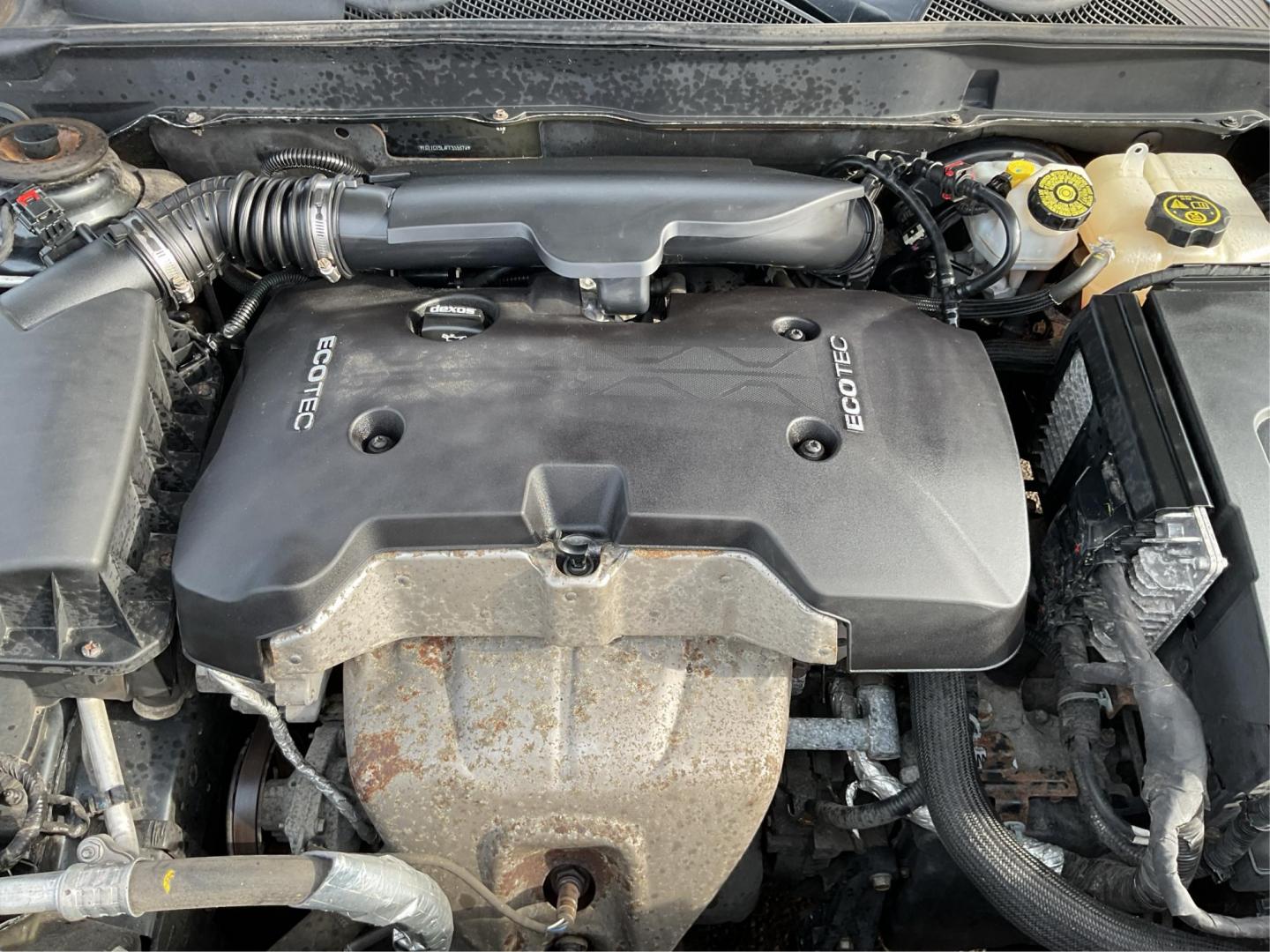 2015 Chevrolet Malibu 1LT (1G11C5SL4FF) with an ECOTEC 2.5L I-4 gasoline direct injection engine, located at 4508 South Dixie Dr, Moraine, OH, 45439, (937) 908-9800, 39.689976, -84.218452 - 2015 Chevrolet Malibu 1LT - Photo#10