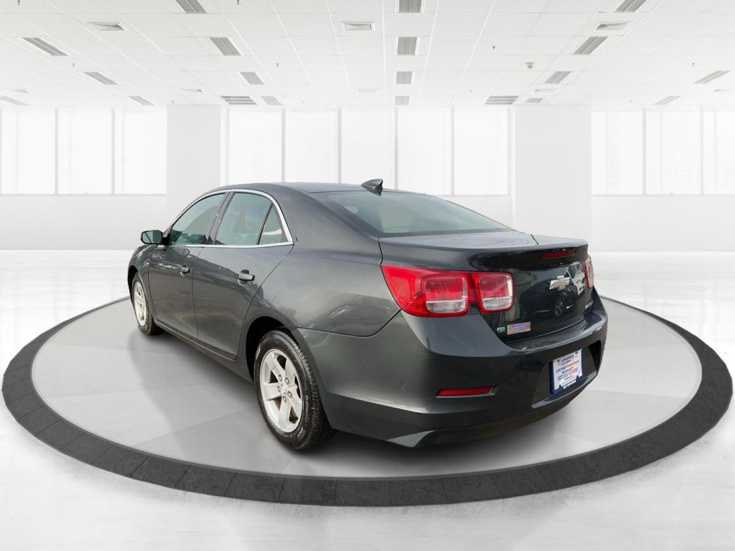 2015 Chevrolet Malibu 1LT (1G11C5SL4FF) with an ECOTEC 2.5L I-4 gasoline direct injection engine, located at 4508 South Dixie Dr, Moraine, OH, 45439, (937) 908-9800, 39.689976, -84.218452 - 2015 Chevrolet Malibu 1LT - Photo#4
