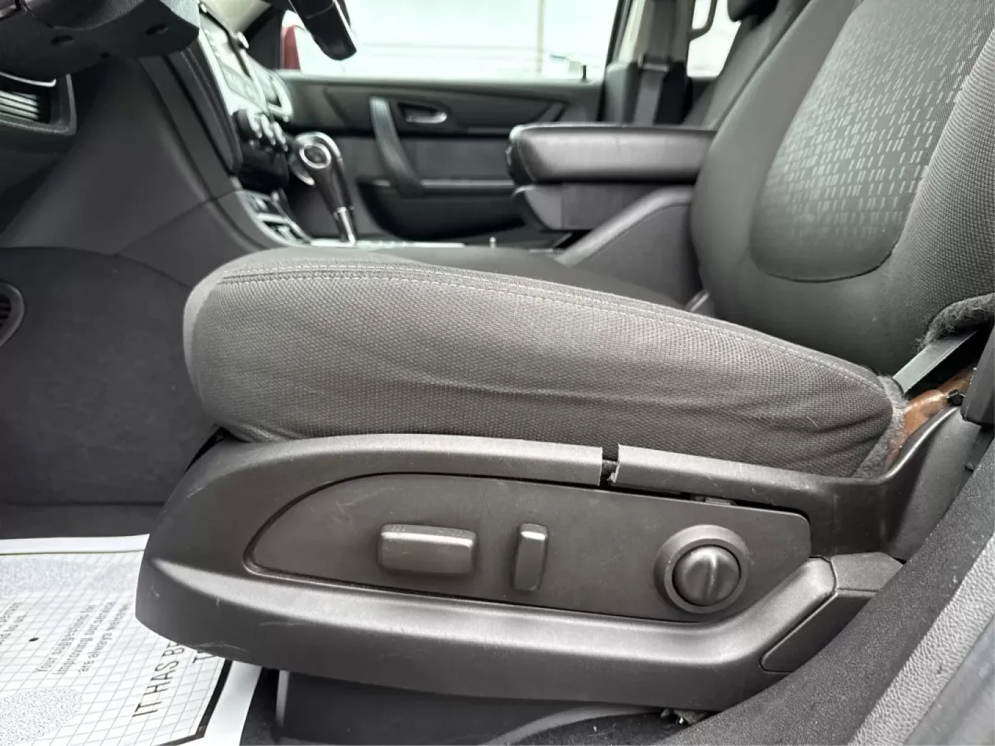 2015 Chevrolet Traverse 1LT (1GNKVGKD4FJ) with an 3.6L V-6 gasoline direct injection engine, located at 1099 N County Rd 25A, Troy, OH, 45373, (937) 908-9800, 40.057079, -84.212883 - **Unleash Adventure with the 2015 Chevrolet Traverse at Advantage Car and Credit - Troy!**<br /> <br /> Are you ready to elevate your family adventures or tackle your daily commute with confidence and style? The 2015 Chevrolet Traverse, with its robust features and spacious design, is perfect for gr - Photo#18