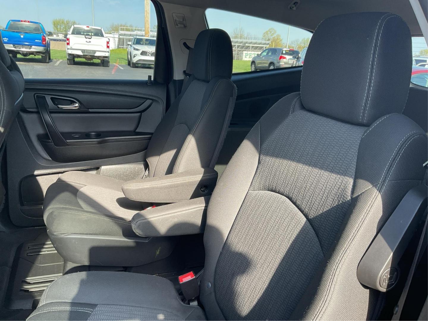 2015 Chevrolet Traverse 2LT (1GNKRHKD0FJ) with an 3.6L V-6 gasoline direct injection engine, located at 1099 N County Rd 25A, Troy, OH, 45373, (937) 908-9800, 40.057079, -84.212883 - Third Row - Photo#9