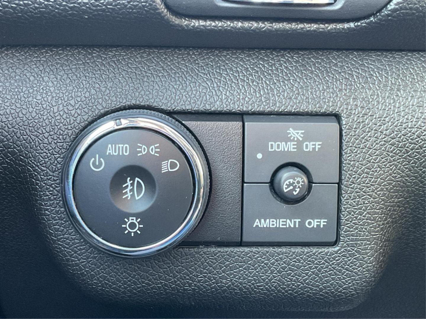 2015 Chevrolet Traverse 2LT (1GNKRHKD0FJ) with an 3.6L V-6 gasoline direct injection engine, located at 1099 N County Rd 25A, Troy, OH, 45373, (937) 908-9800, 40.057079, -84.212883 - Third Row - Photo#15