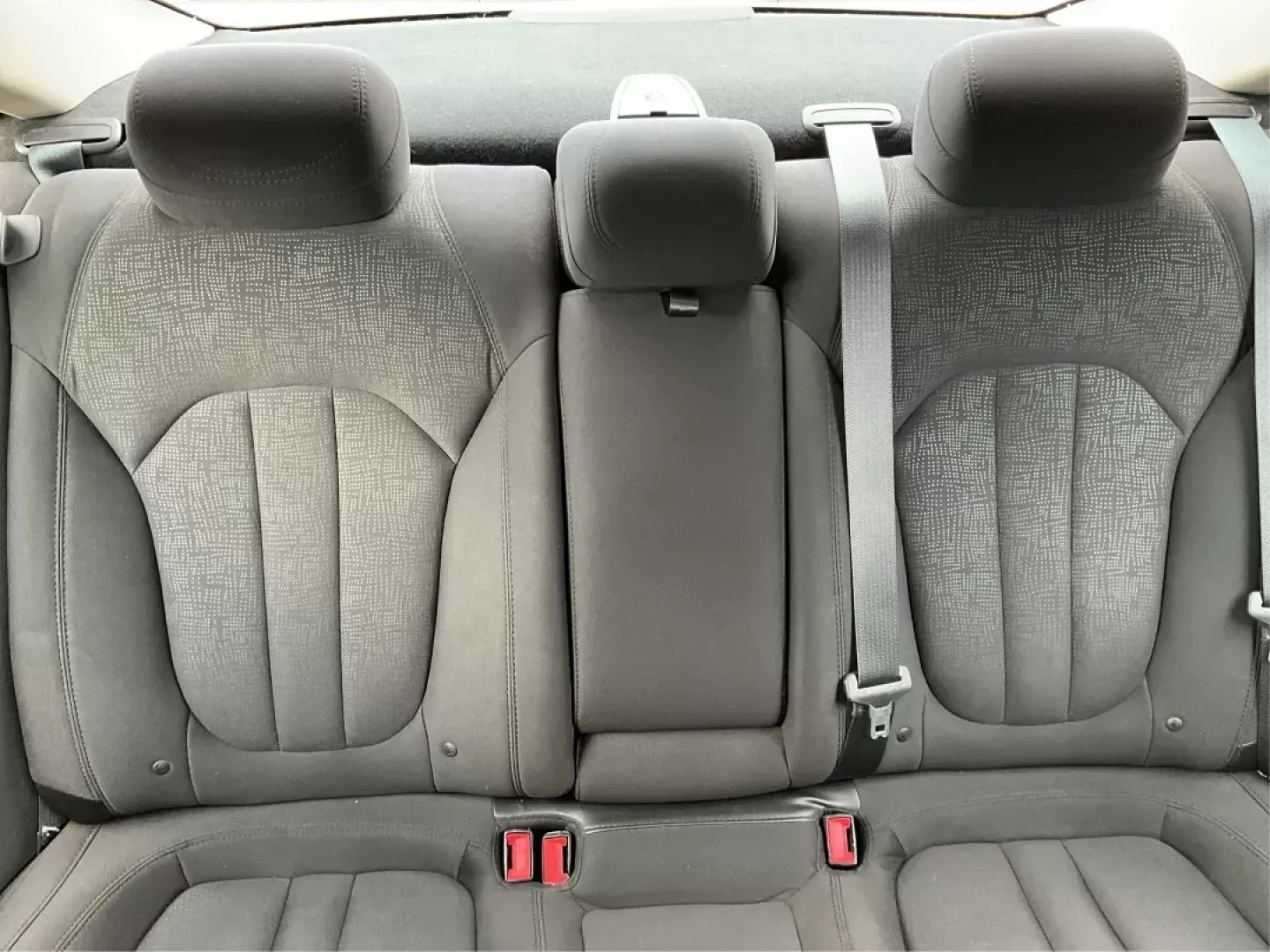 2015 Chrysler 200 Limited (1C3CCCAB9FN) with an 3.6L V-6 DOHC engine, located at 1230 East Main St, Xenia, OH, 45385, (937) 908-9800, 39.688026, -83.910172 - **Discover the Ultimate Sedan for Your Daily Adventures 2015 Chrysler 200 Limited in Fairborn, OH!**<br /> <br /> Are you ready to elevate your daily commute or family outings with a reliable and stylish vehicle? Look no further than the 2015 Chrysler 200 Limited, a sedan that combines comfort, tec - Photo#13